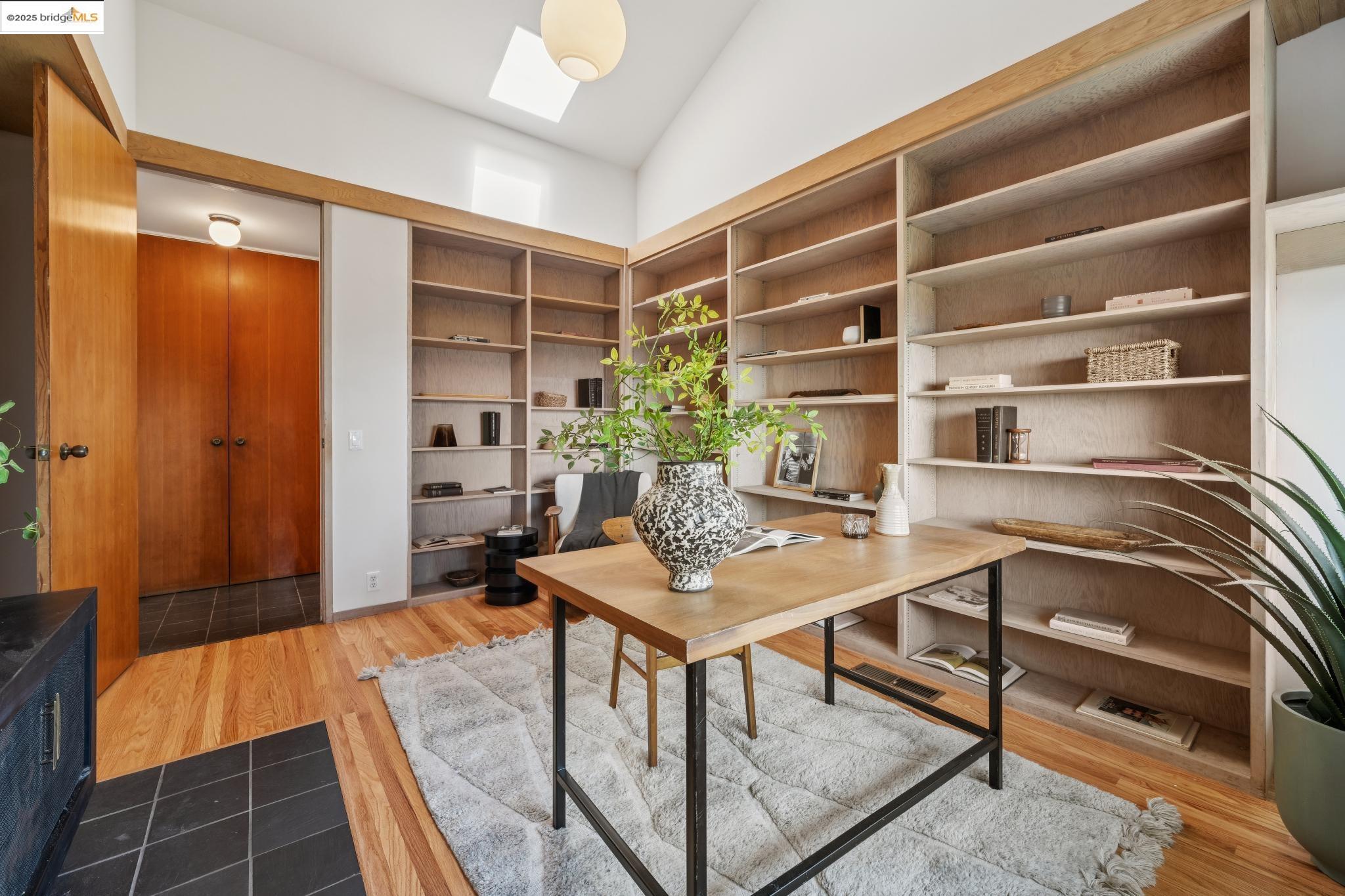 Detail Gallery Image 5 of 56 For 120 Hill Rd, Berkeley,  CA 94708 - 4 Beds | 2/2 Baths