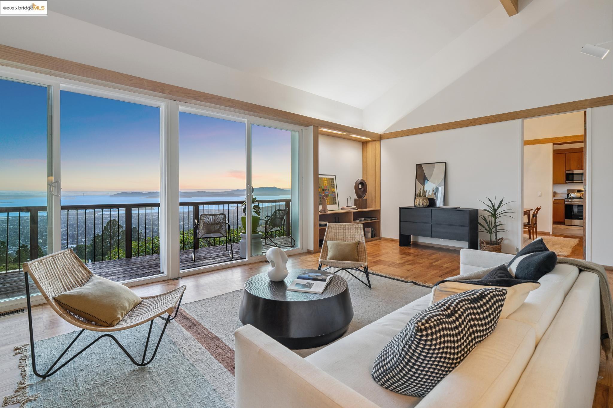 Detail Gallery Image 6 of 56 For 120 Hill Rd, Berkeley,  CA 94708 - 4 Beds | 2/2 Baths