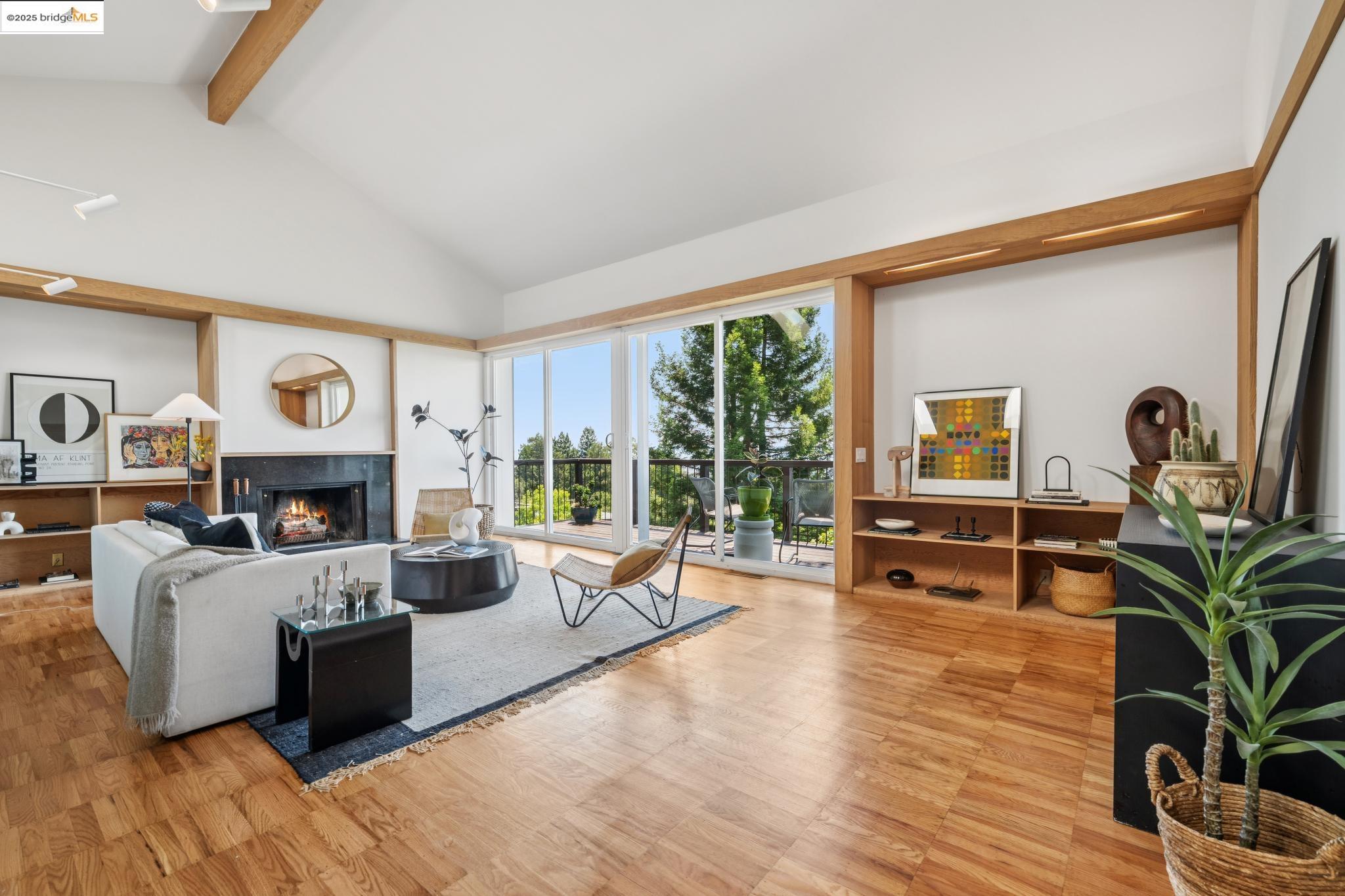 Detail Gallery Image 7 of 56 For 120 Hill Rd, Berkeley,  CA 94708 - 4 Beds | 2/2 Baths