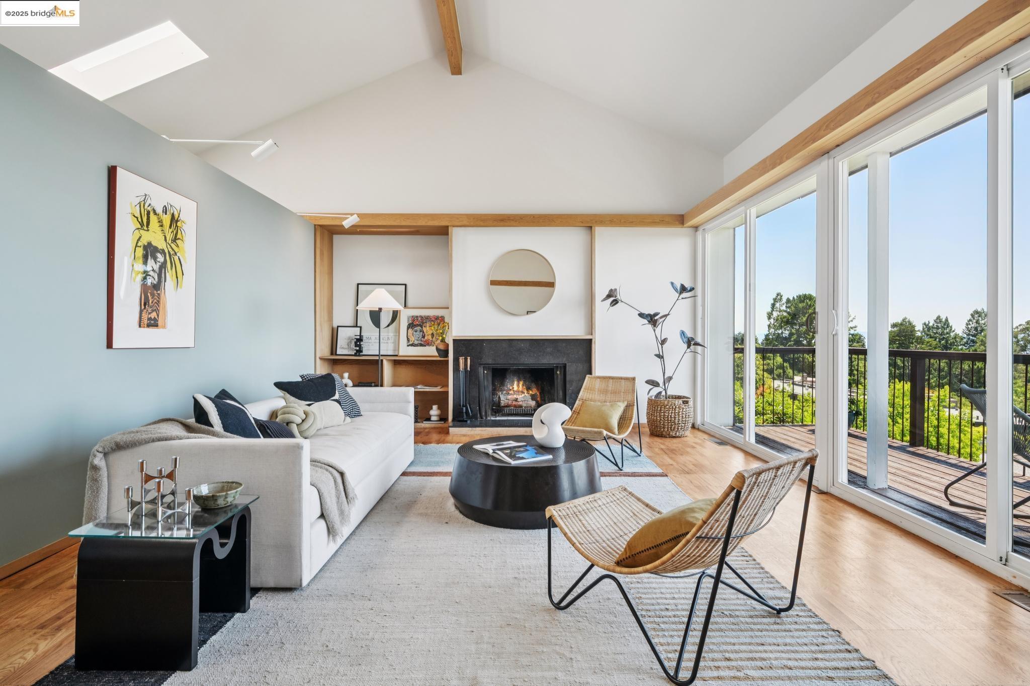 Detail Gallery Image 8 of 56 For 120 Hill Rd, Berkeley,  CA 94708 - 4 Beds | 2/2 Baths