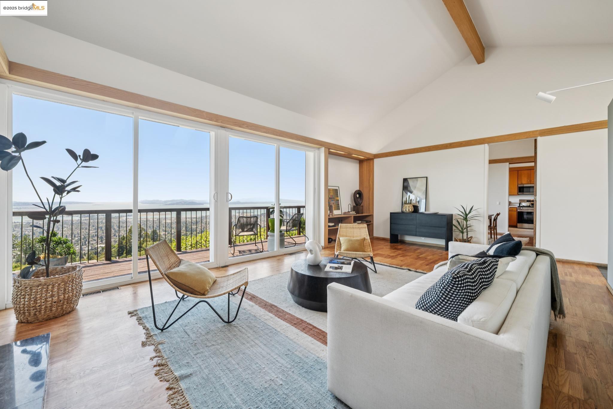 Detail Gallery Image 9 of 56 For 120 Hill Rd, Berkeley,  CA 94708 - 4 Beds | 2/2 Baths