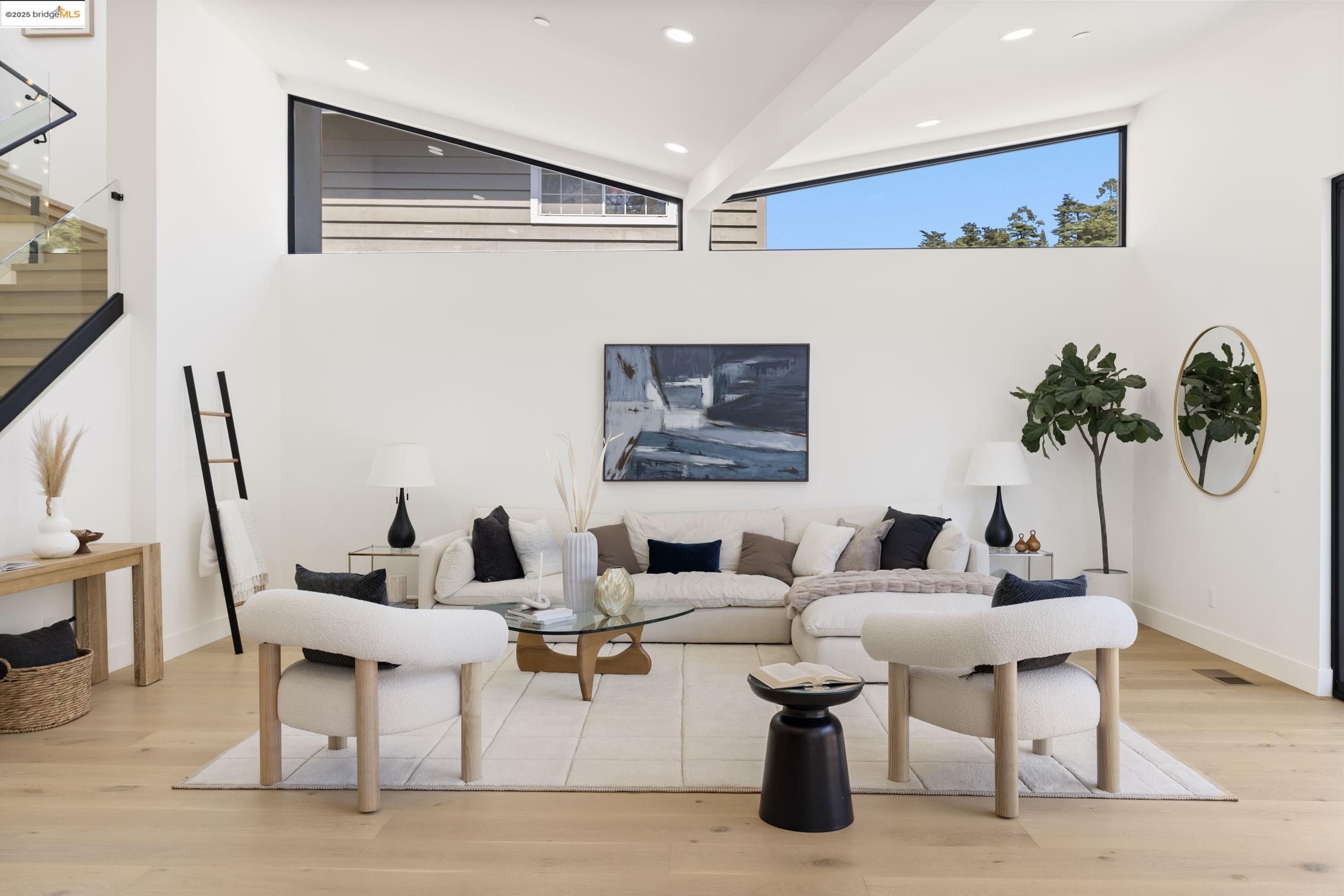 Detail Gallery Image 20 of 51 For 7270 Woodrow Dr, Oakland,  CA 94611 - 4 Beds | 3/1 Baths