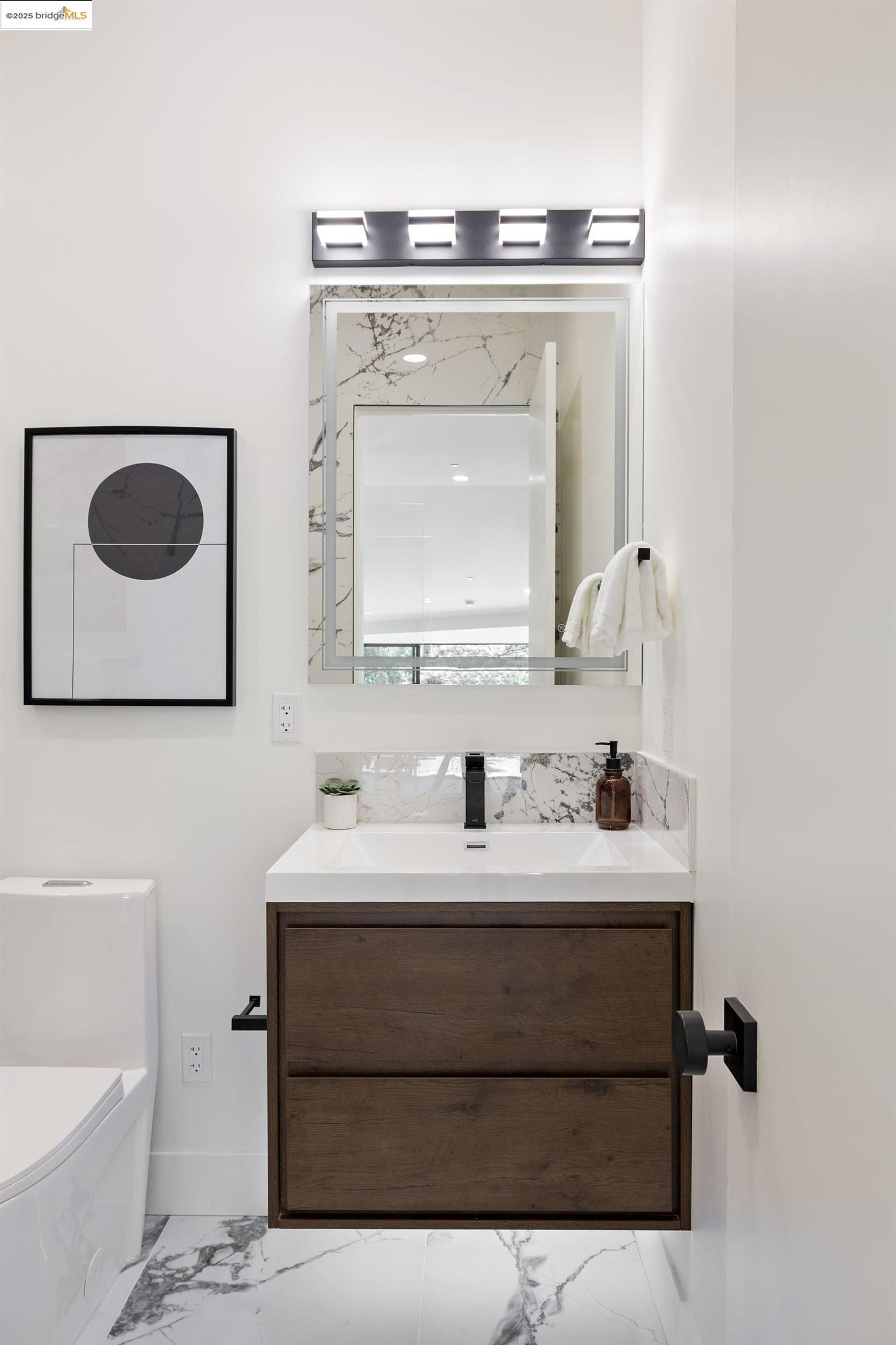 Detail Gallery Image 25 of 51 For 7270 Woodrow Dr, Oakland,  CA 94611 - 4 Beds | 3/1 Baths