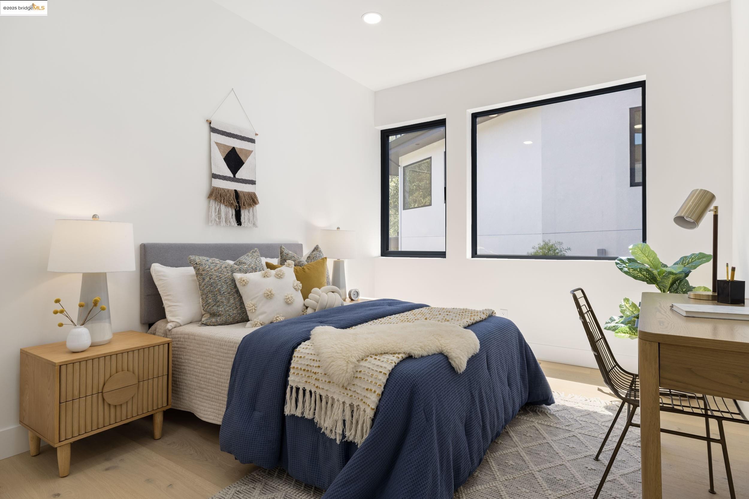 Detail Gallery Image 39 of 51 For 7270 Woodrow Dr, Oakland,  CA 94611 - 4 Beds | 3/1 Baths