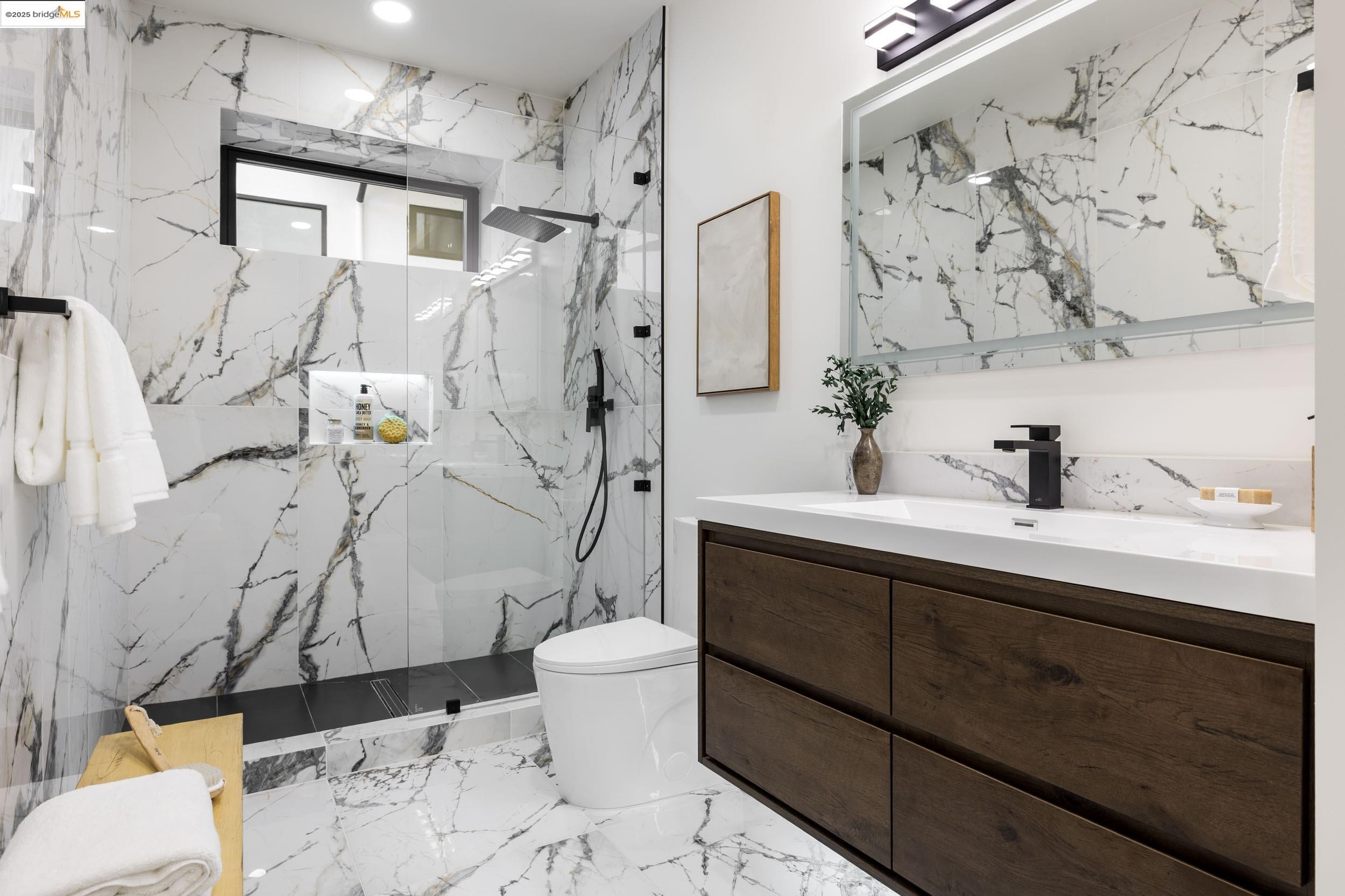 Detail Gallery Image 42 of 51 For 7270 Woodrow Dr, Oakland,  CA 94611 - 4 Beds | 3/1 Baths