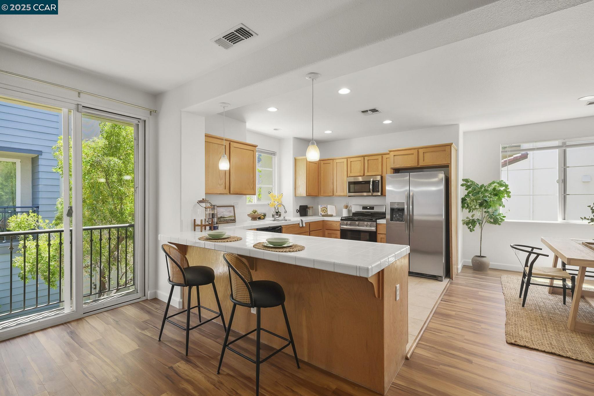 Detail Gallery Image 7 of 25 For 2828 Willow Pass Rd, Concord,  CA 94519-2665 - 3 Beds | 2/1 Baths