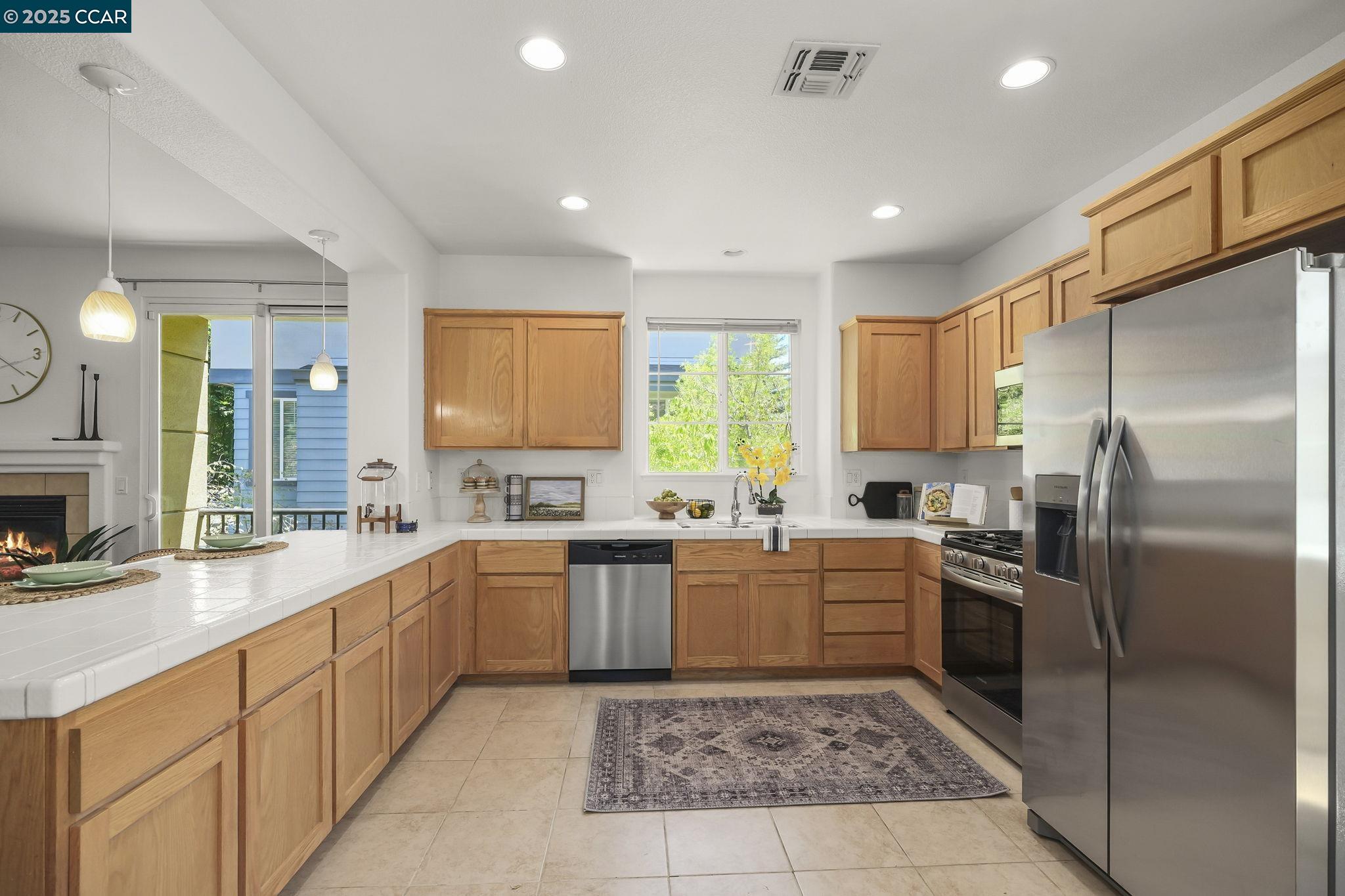 Detail Gallery Image 9 of 25 For 2828 Willow Pass Rd, Concord,  CA 94519-2665 - 3 Beds | 2/1 Baths
