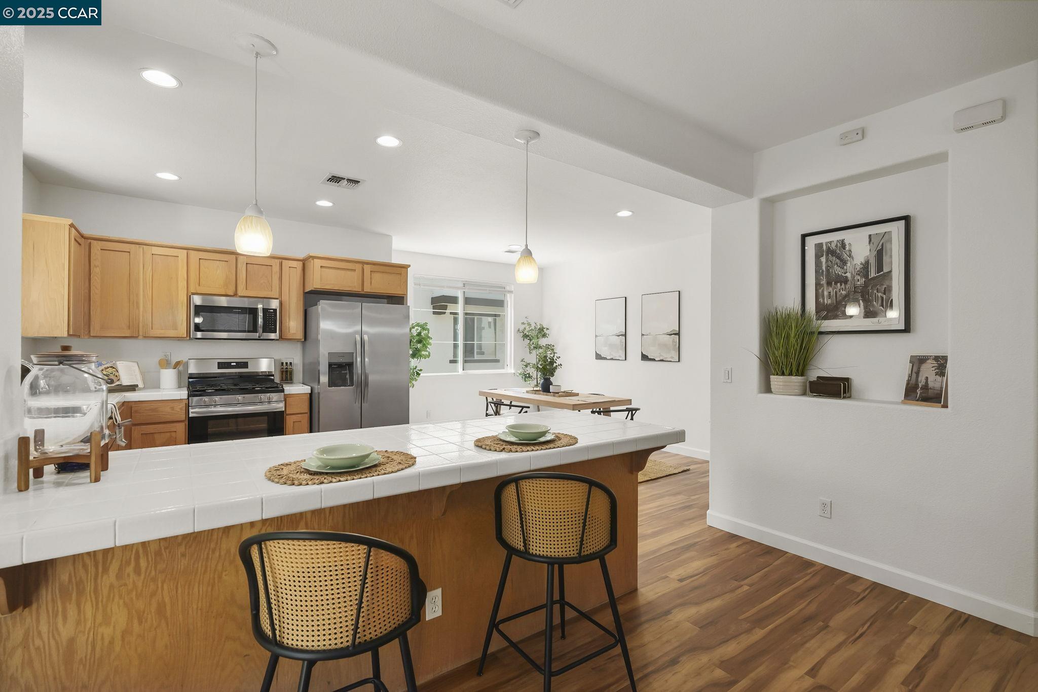 Detail Gallery Image 10 of 25 For 2828 Willow Pass Rd, Concord,  CA 94519-2665 - 3 Beds | 2/1 Baths