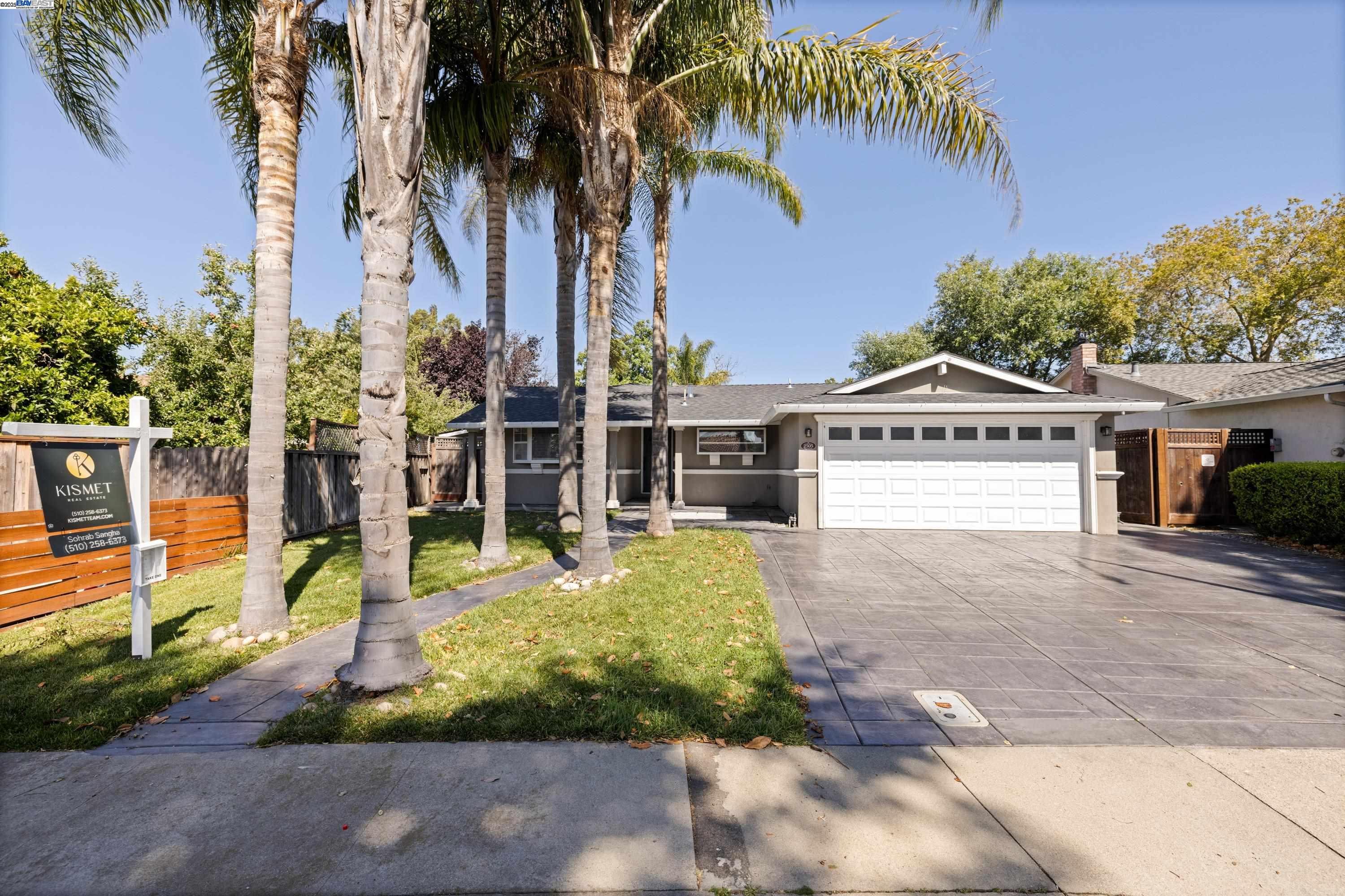 Detail Gallery Image 1 of 34 For 2505 Begonia St, Union City,  CA 94587 - 3 Beds | 2 Baths