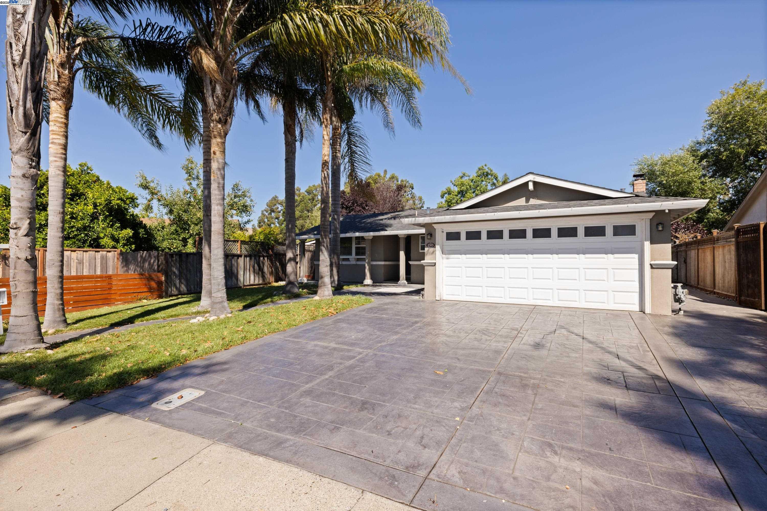 Detail Gallery Image 2 of 34 For 2505 Begonia St, Union City,  CA 94587 - 3 Beds | 2 Baths
