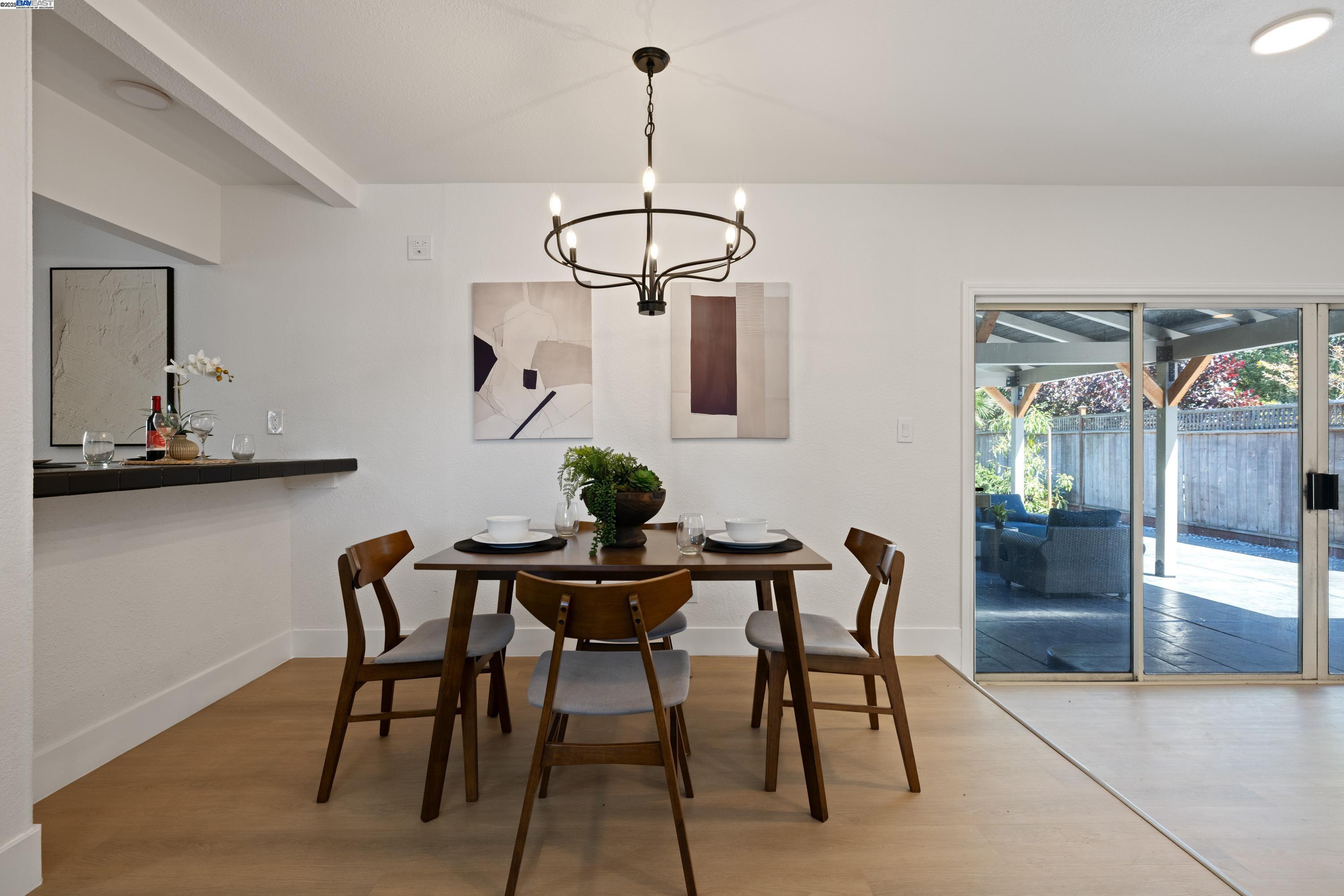 Detail Gallery Image 12 of 34 For 2505 Begonia St, Union City,  CA 94587 - 3 Beds | 2 Baths