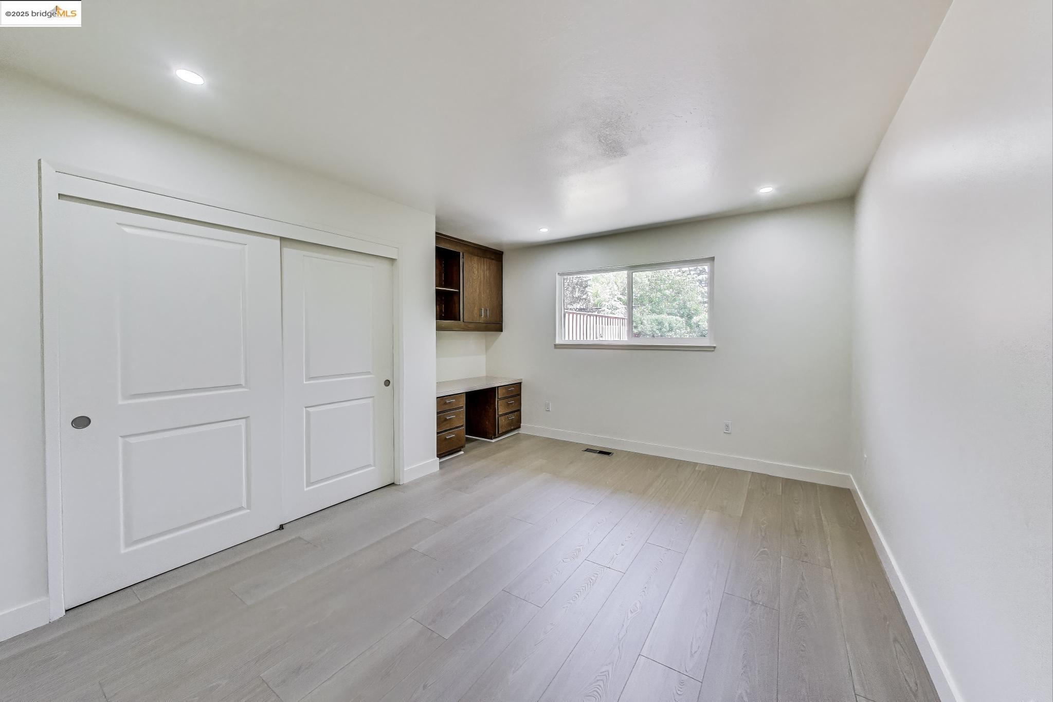 Detail Gallery Image 17 of 26 For 4034 Rhoda Ave, Oakland,  CA 94602 - 4 Beds | 3 Baths