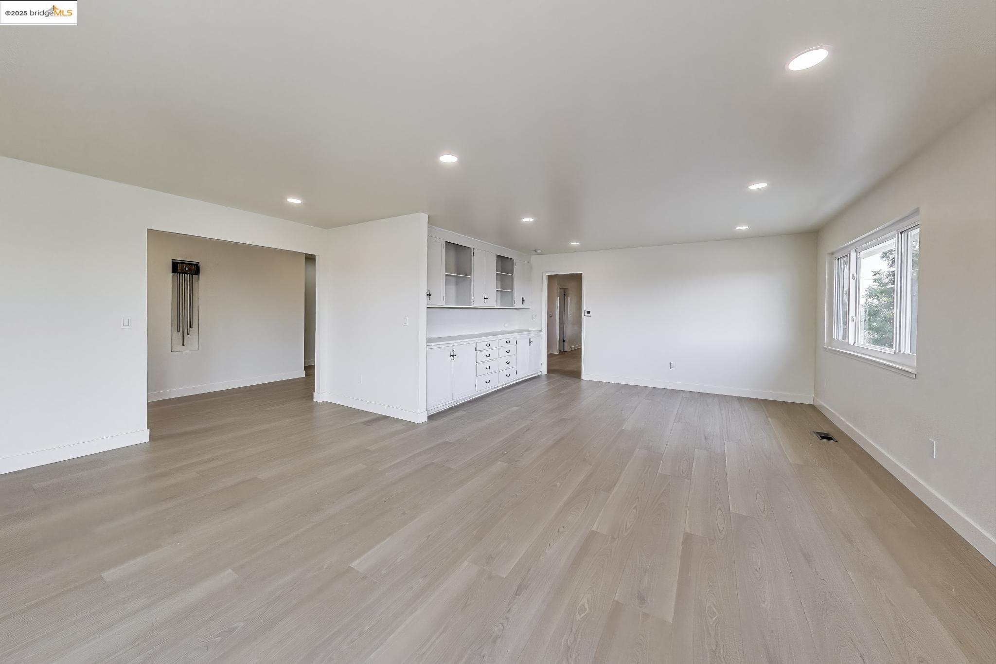 Detail Gallery Image 6 of 26 For 4034 Rhoda Ave, Oakland,  CA 94602 - 4 Beds | 3 Baths