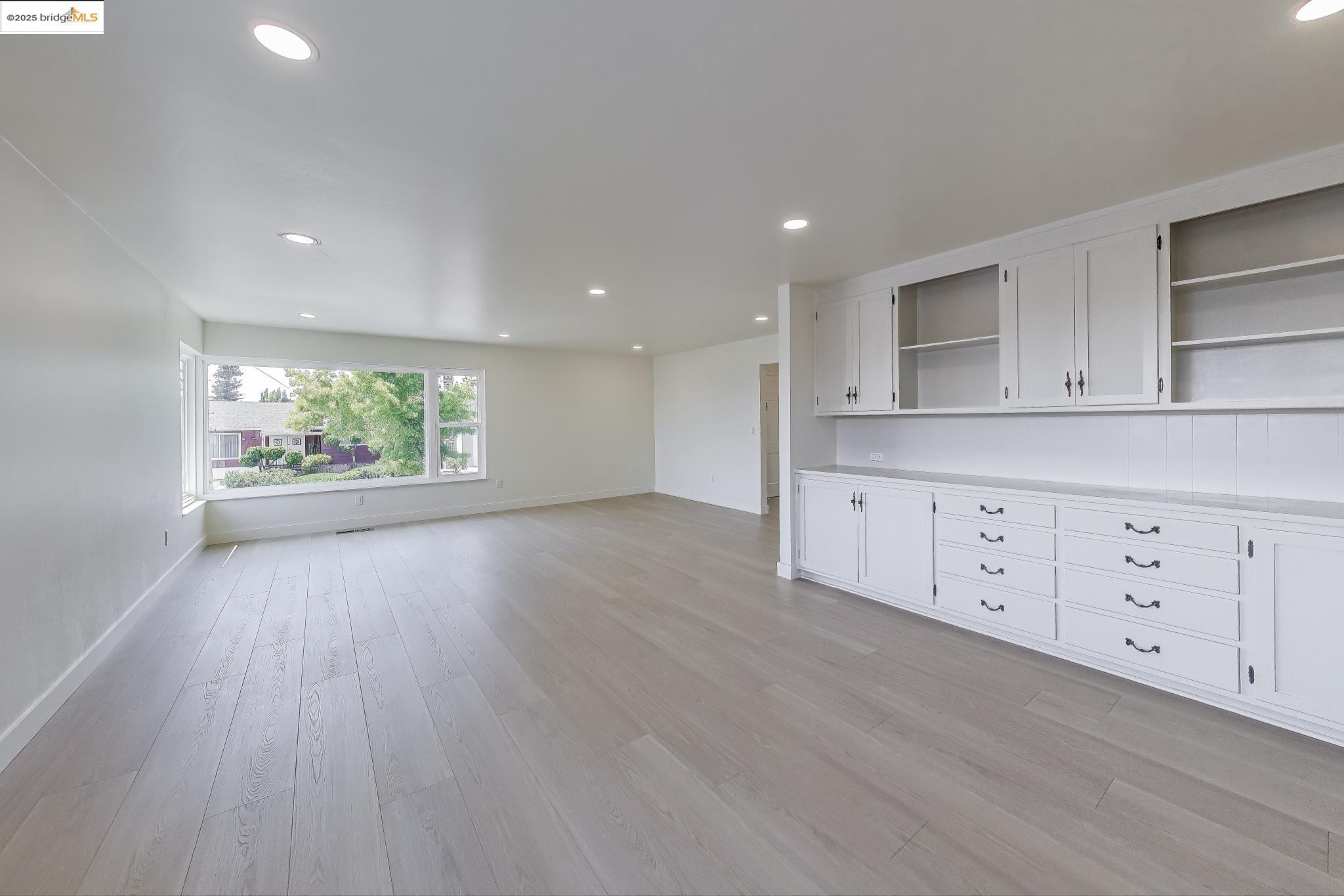 Detail Gallery Image 7 of 26 For 4034 Rhoda Ave, Oakland,  CA 94602 - 4 Beds | 3 Baths