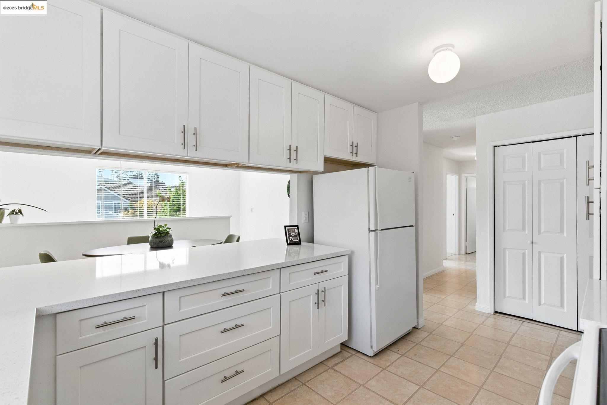 Detail Gallery Image 12 of 33 For 1155 Kelvin Rd, El Sobrante,  CA 94803 - 3 Beds | 2 Baths