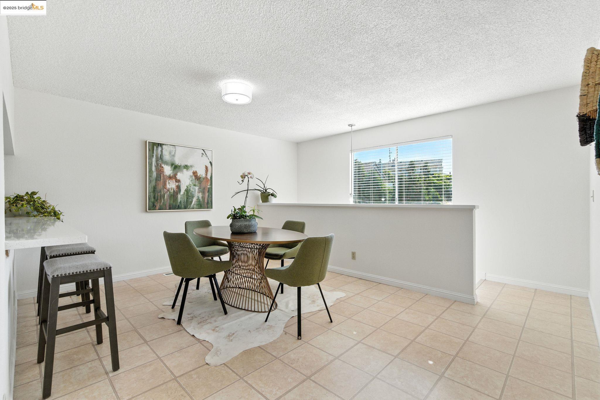 Detail Gallery Image 13 of 33 For 1155 Kelvin Rd, El Sobrante,  CA 94803 - 3 Beds | 2 Baths