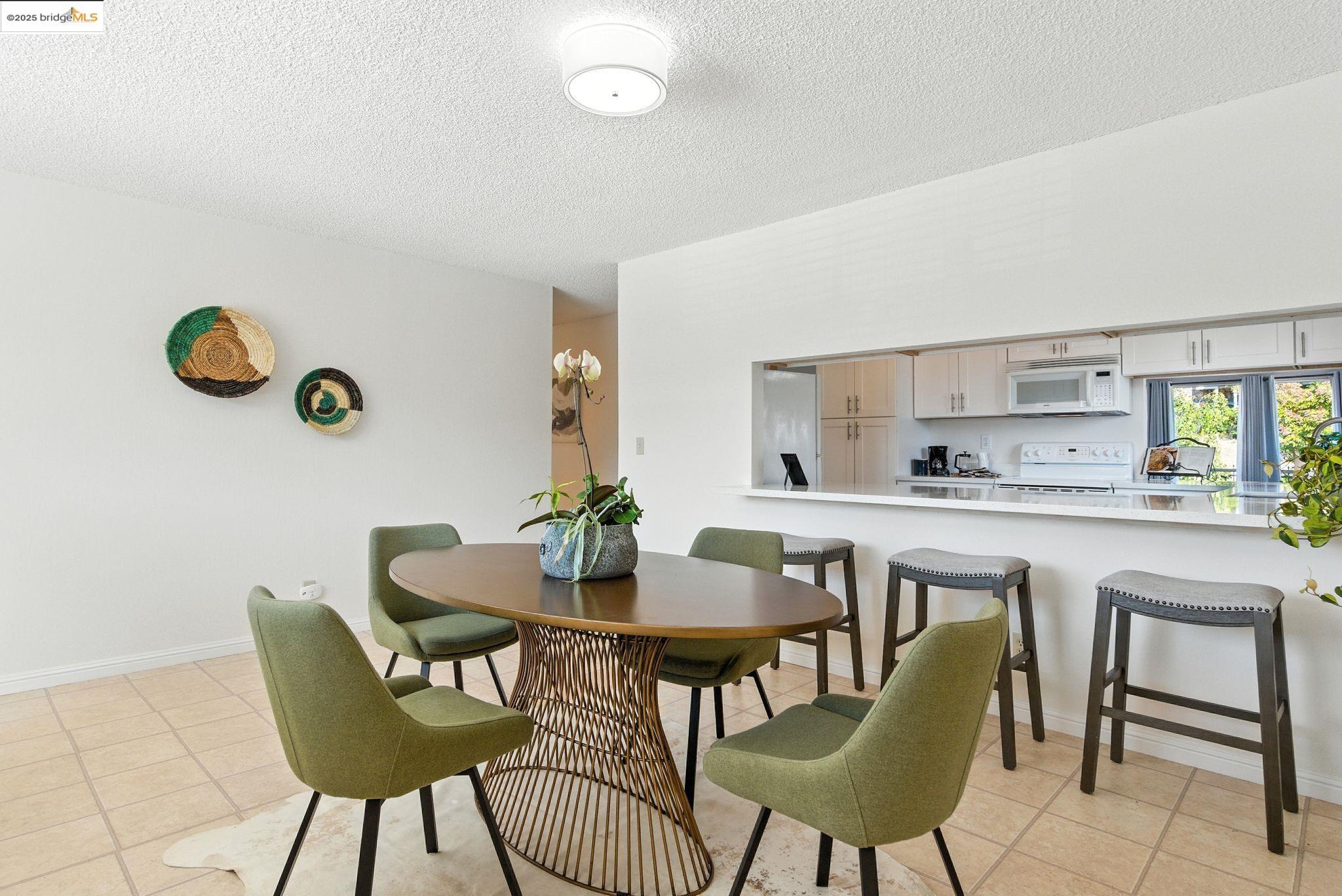 Detail Gallery Image 14 of 33 For 1155 Kelvin Rd, El Sobrante,  CA 94803 - 3 Beds | 2 Baths