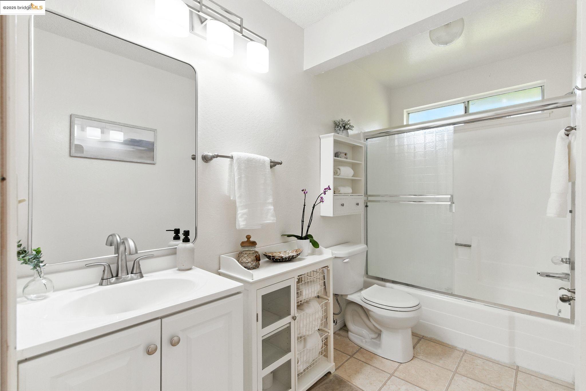 Detail Gallery Image 20 of 33 For 1155 Kelvin Rd, El Sobrante,  CA 94803 - 3 Beds | 2 Baths