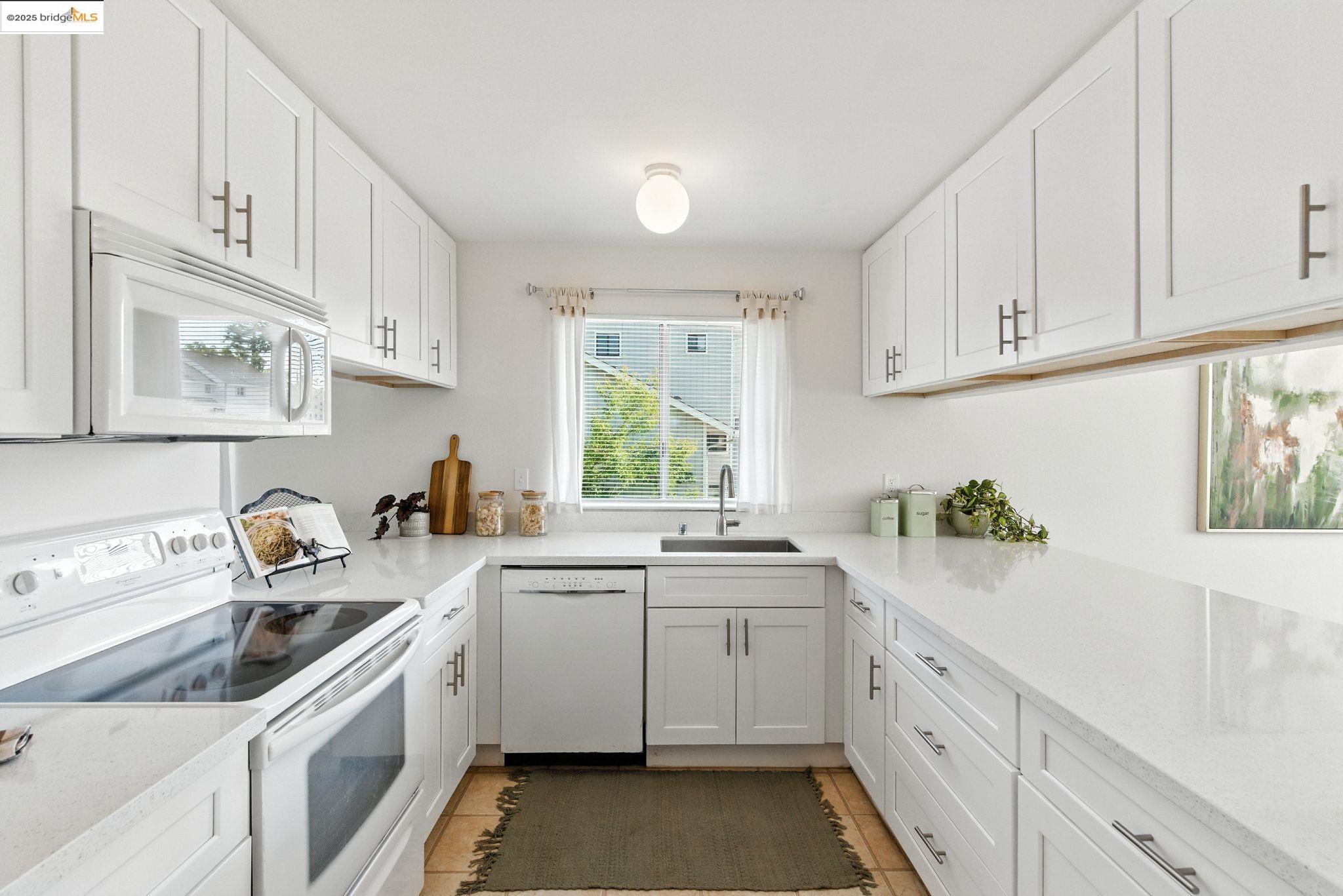 Detail Gallery Image 10 of 33 For 1155 Kelvin Rd, El Sobrante,  CA 94803 - 3 Beds | 2 Baths