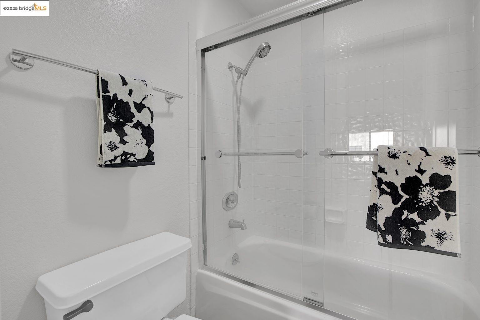 Detail Gallery Image 24 of 39 For 545 Pierce St #2410,  Albany,  CA 94706 - 2 Beds | 2 Baths