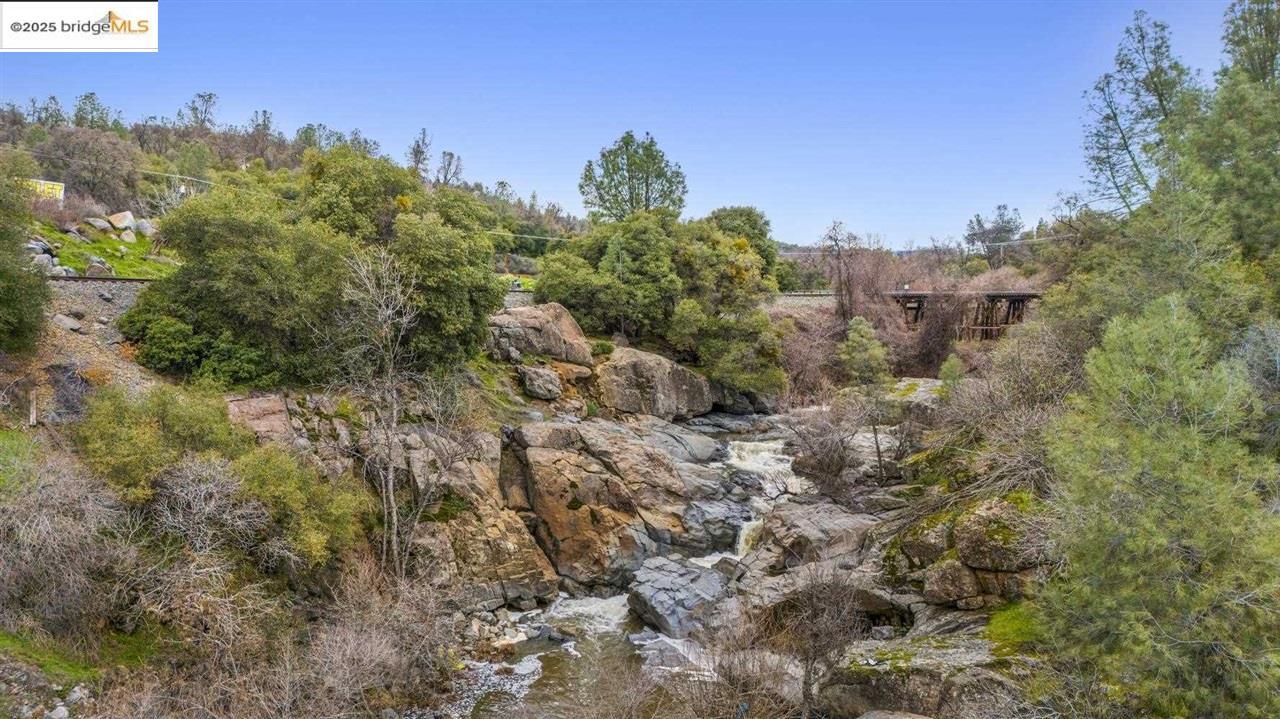 Detail Gallery Image 10 of 12 For 13501 Mono Way, Sonora,  CA 95370 - – Beds | – Baths