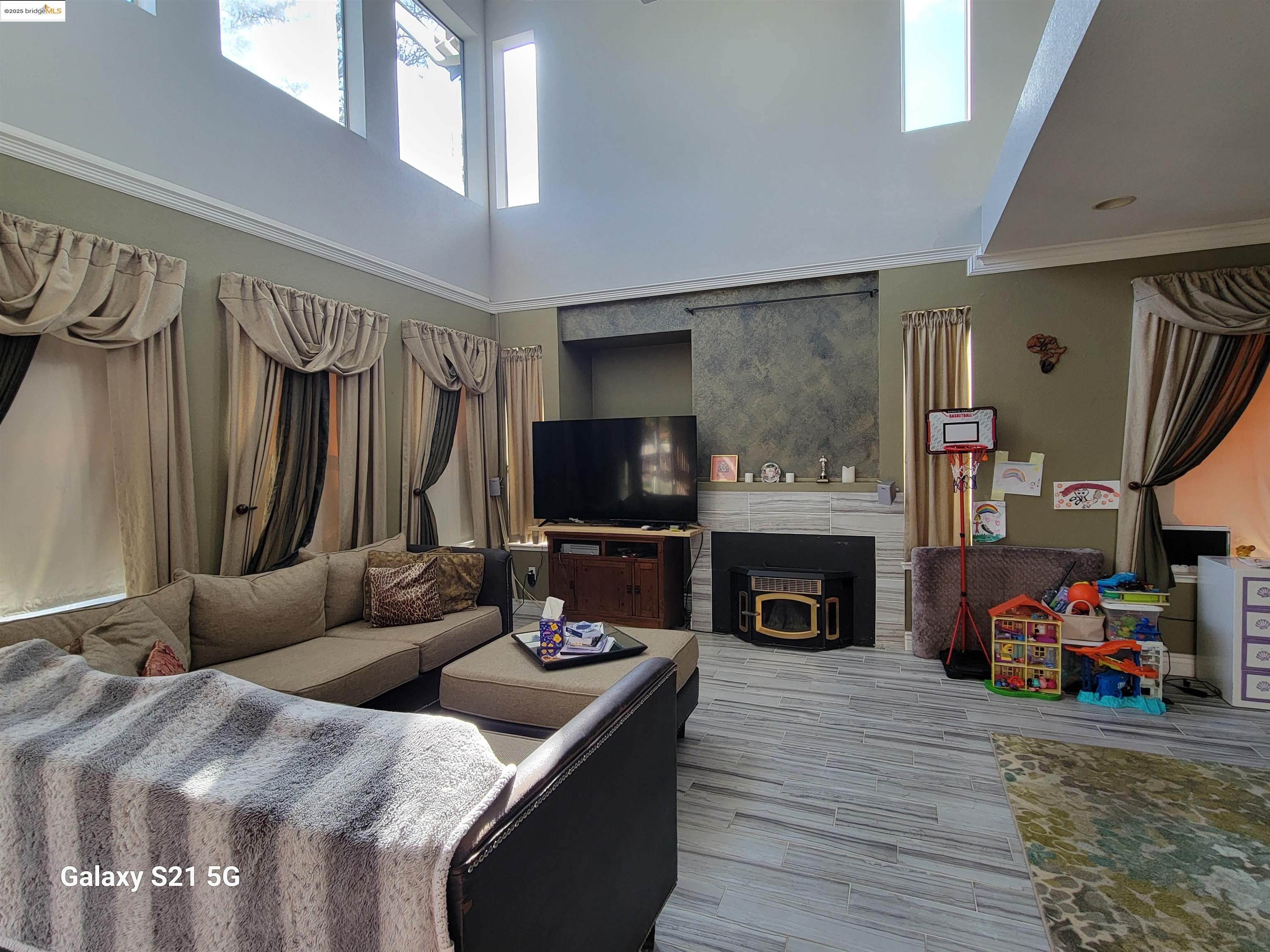 Detail Gallery Image 9 of 32 For 1071 Stonecrest Drive, Antioch,  CA 94531 - 4 Beds | 3 Baths