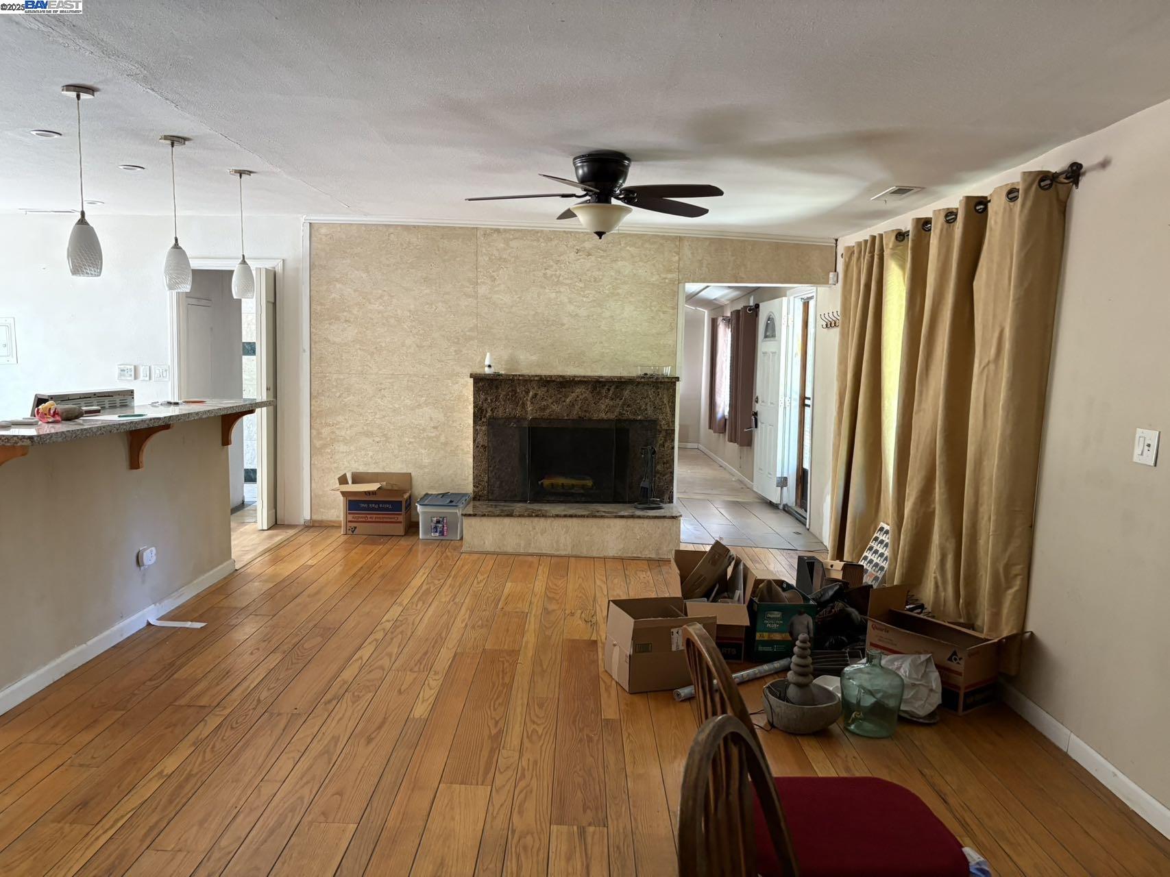 Detail Gallery Image 3 of 8 For 82 El Camino Corto, Walnut Creek,  CA 94596 - 3 Beds | 1/1 Baths