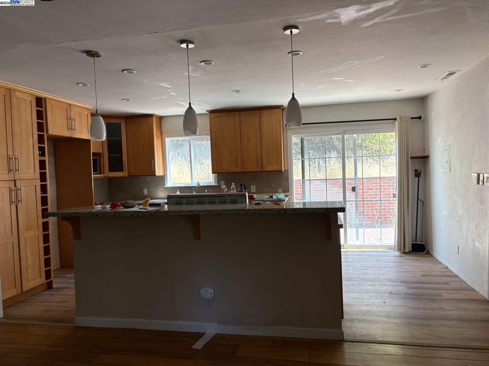 Detail Gallery Image 4 of 8 For 82 El Camino Corto, Walnut Creek,  CA 94596 - 3 Beds | 1/1 Baths