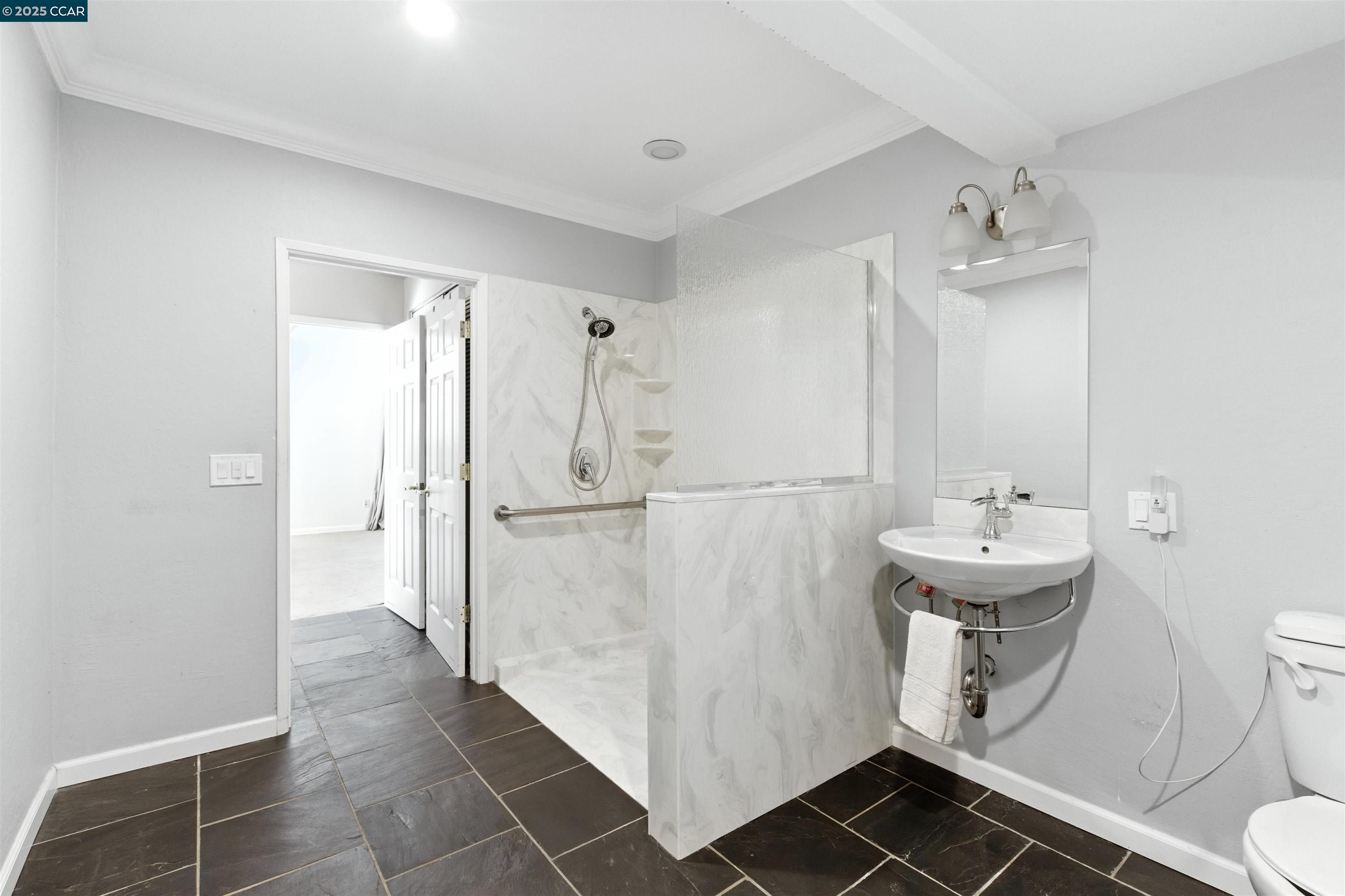 Detail Gallery Image 16 of 30 For 944 Natchez Ct, Walnut Creek,  CA 94598 - 5 Beds | 2/1 Baths