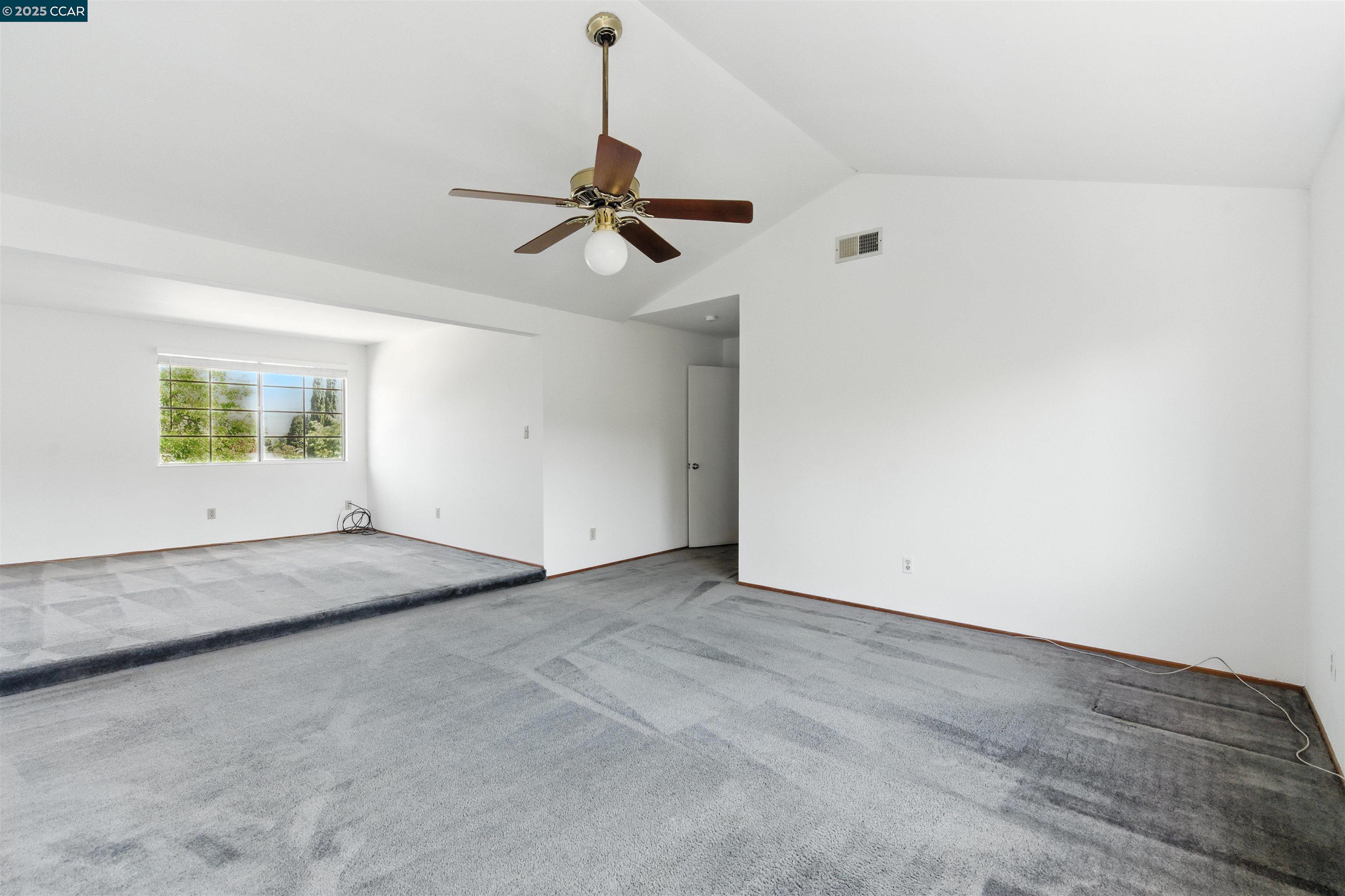 Detail Gallery Image 17 of 30 For 944 Natchez Ct, Walnut Creek,  CA 94598 - 5 Beds | 2/1 Baths