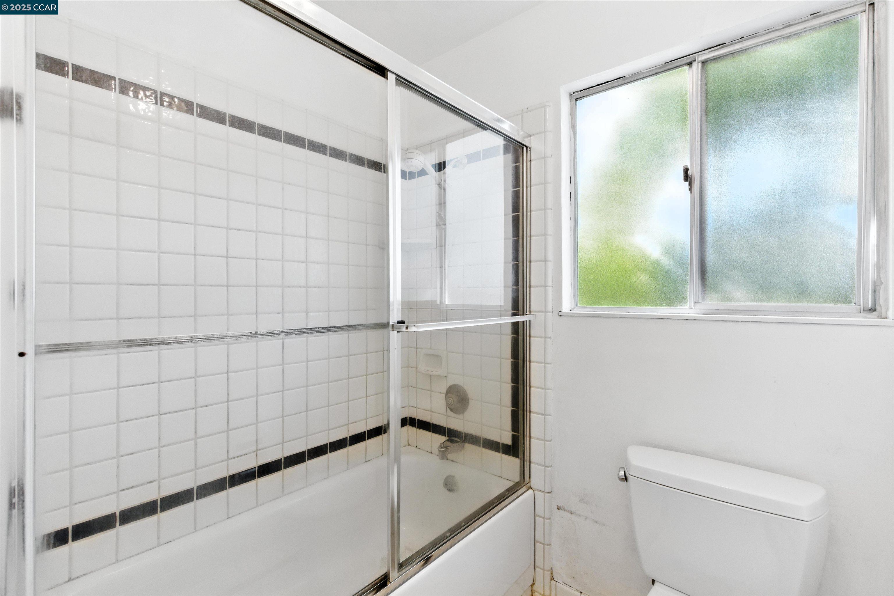 Detail Gallery Image 25 of 30 For 944 Natchez Ct, Walnut Creek,  CA 94598 - 5 Beds | 2/1 Baths
