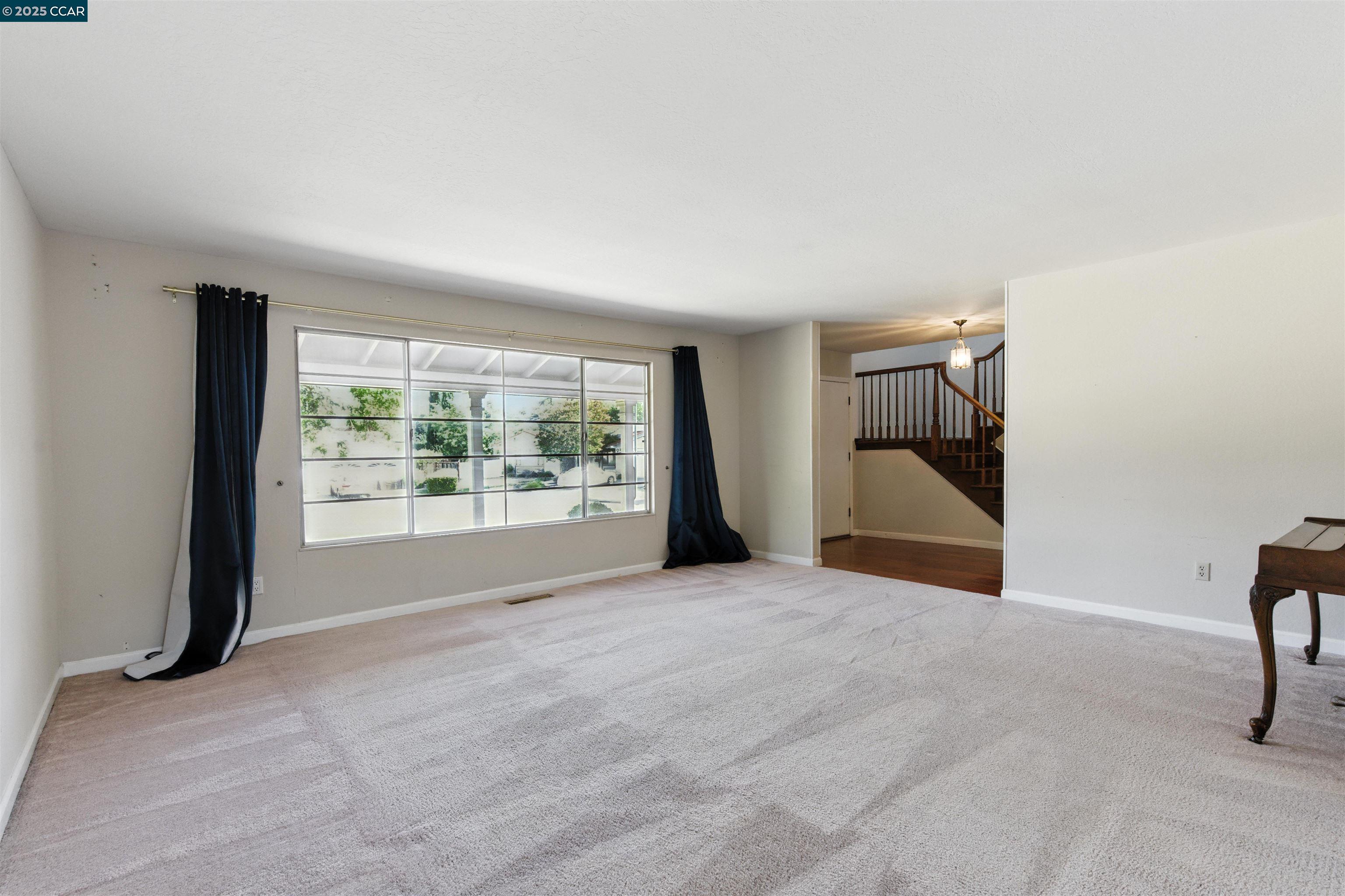 Detail Gallery Image 5 of 30 For 944 Natchez Ct, Walnut Creek,  CA 94598 - 5 Beds | 2/1 Baths