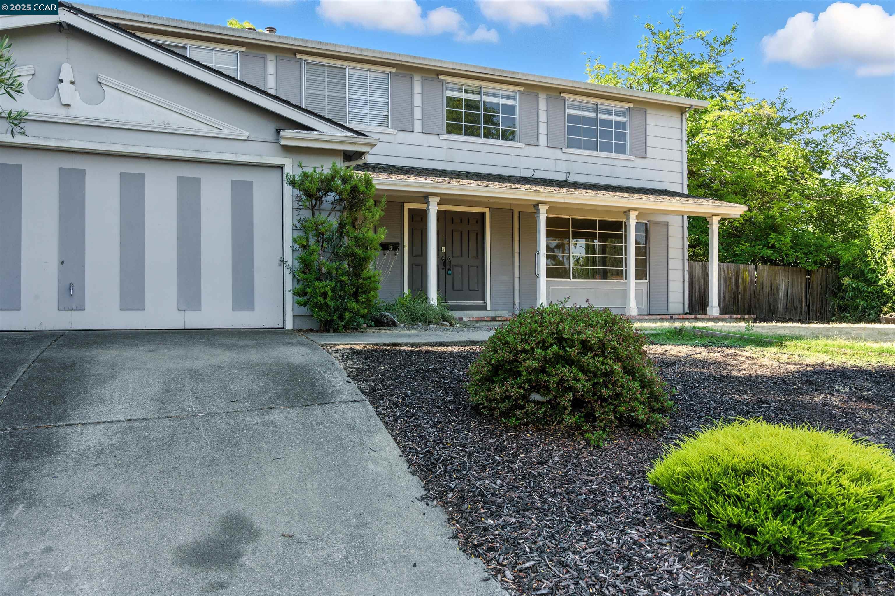 Detail Gallery Image 10 of 30 For 944 Natchez Ct, Walnut Creek,  CA 94598 - 5 Beds | 2/1 Baths