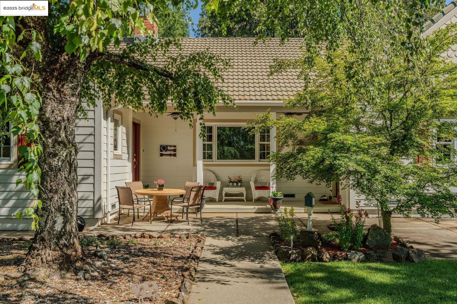 Detail Gallery Image 4 of 60 For 4048 Independence Road 1, Mokelumne Hill,  CA 95245-9763 - 5 Beds | 4 Baths