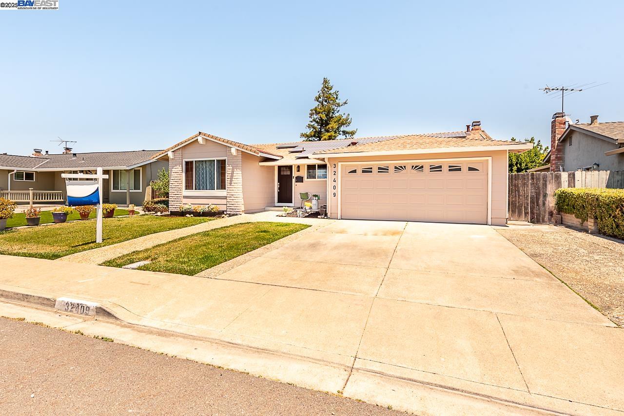 Detail Gallery Image 2 of 52 For 32409 Elizabeth Way, Union City,  CA 94587 - 4 Beds | 2 Baths