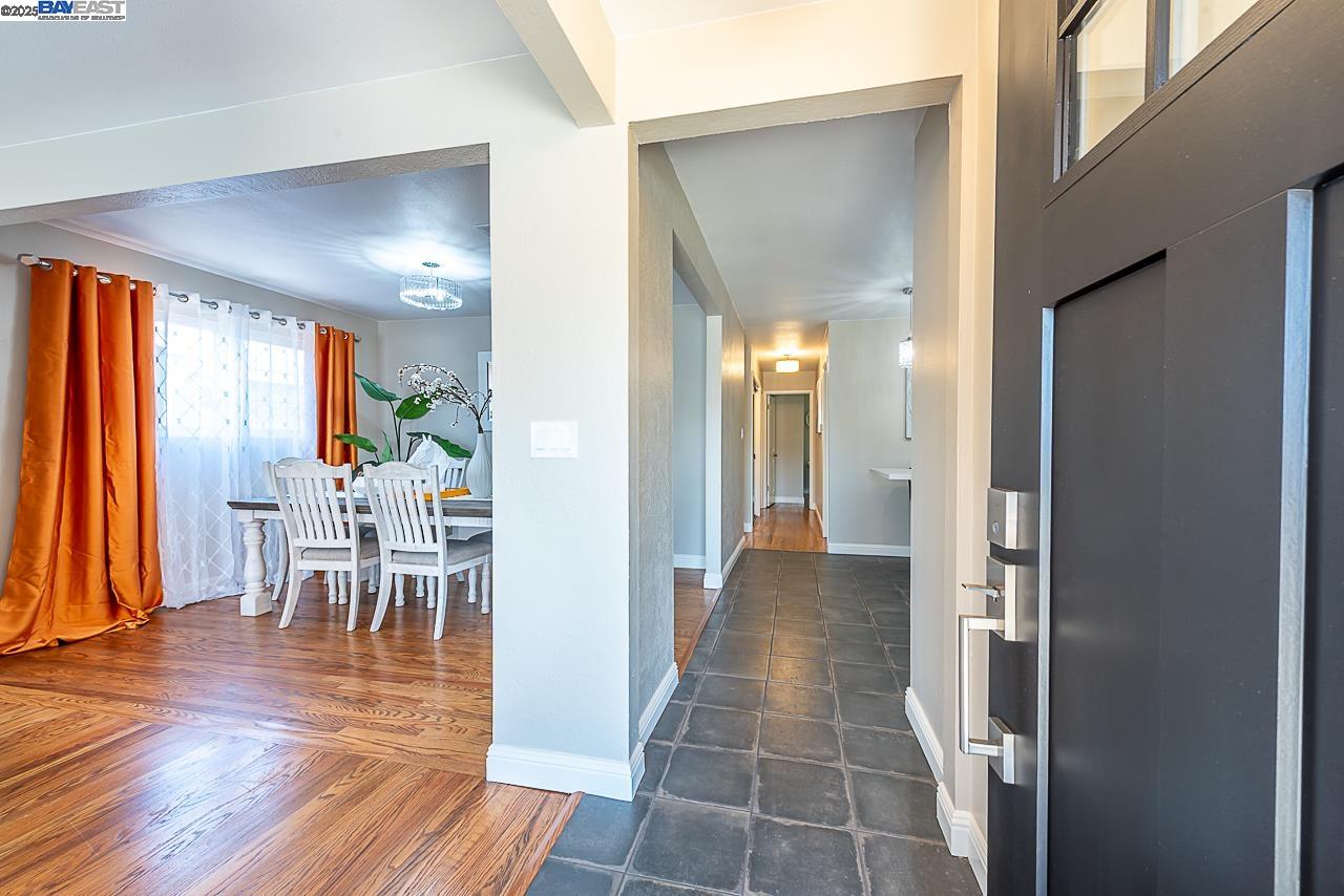 Detail Gallery Image 5 of 52 For 32409 Elizabeth Way, Union City,  CA 94587 - 4 Beds | 2 Baths