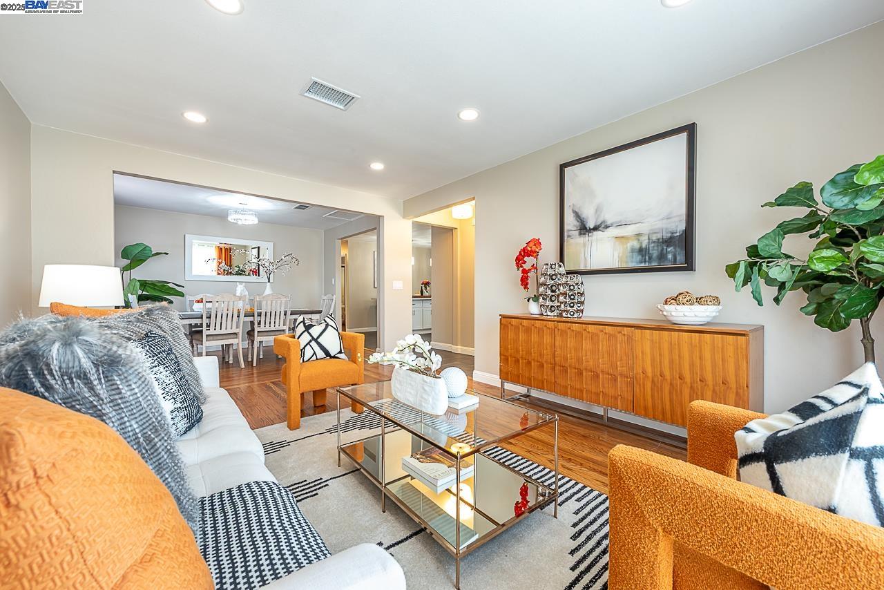 Detail Gallery Image 8 of 52 For 32409 Elizabeth Way, Union City,  CA 94587 - 4 Beds | 2 Baths