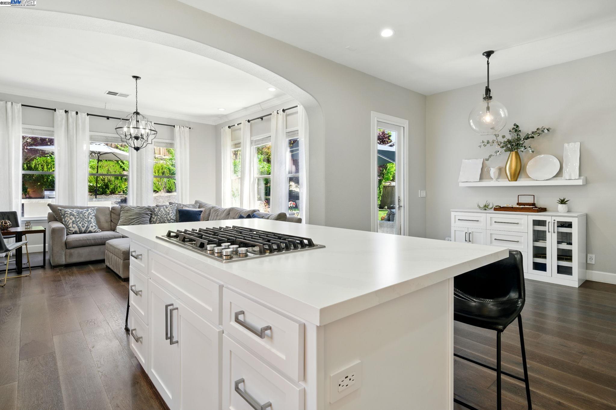 Detail Gallery Image 13 of 55 For 9569 Velvetleaf Cir, San Ramon,  CA 94582 - 5 Beds | 4 Baths