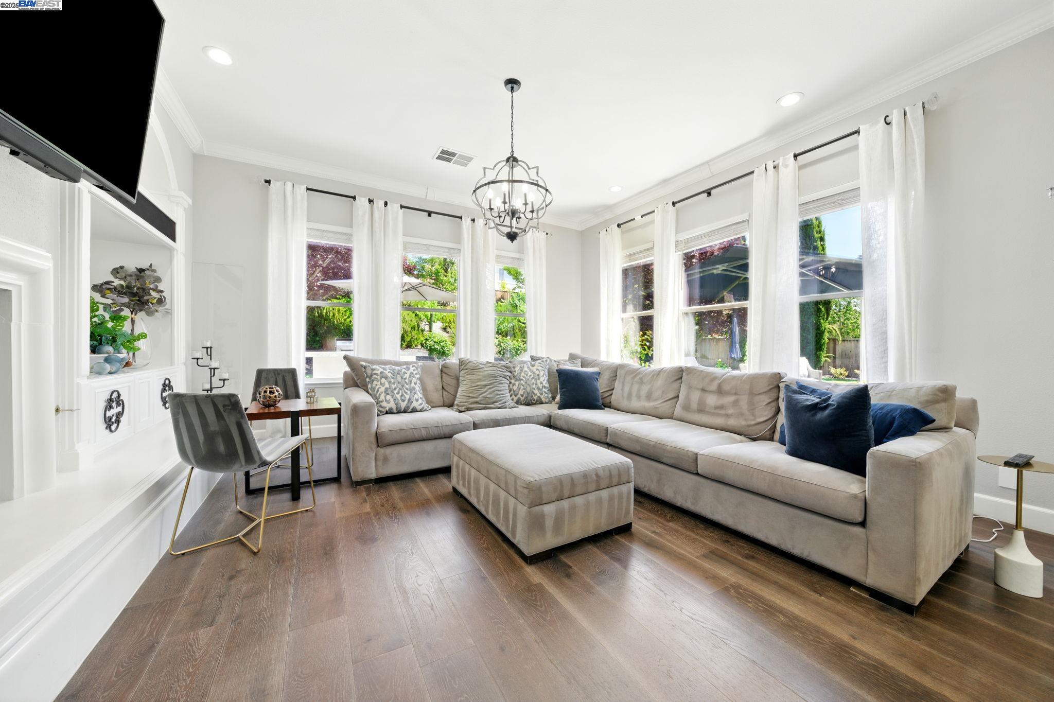 Detail Gallery Image 16 of 55 For 9569 Velvetleaf Cir, San Ramon,  CA 94582 - 5 Beds | 4 Baths