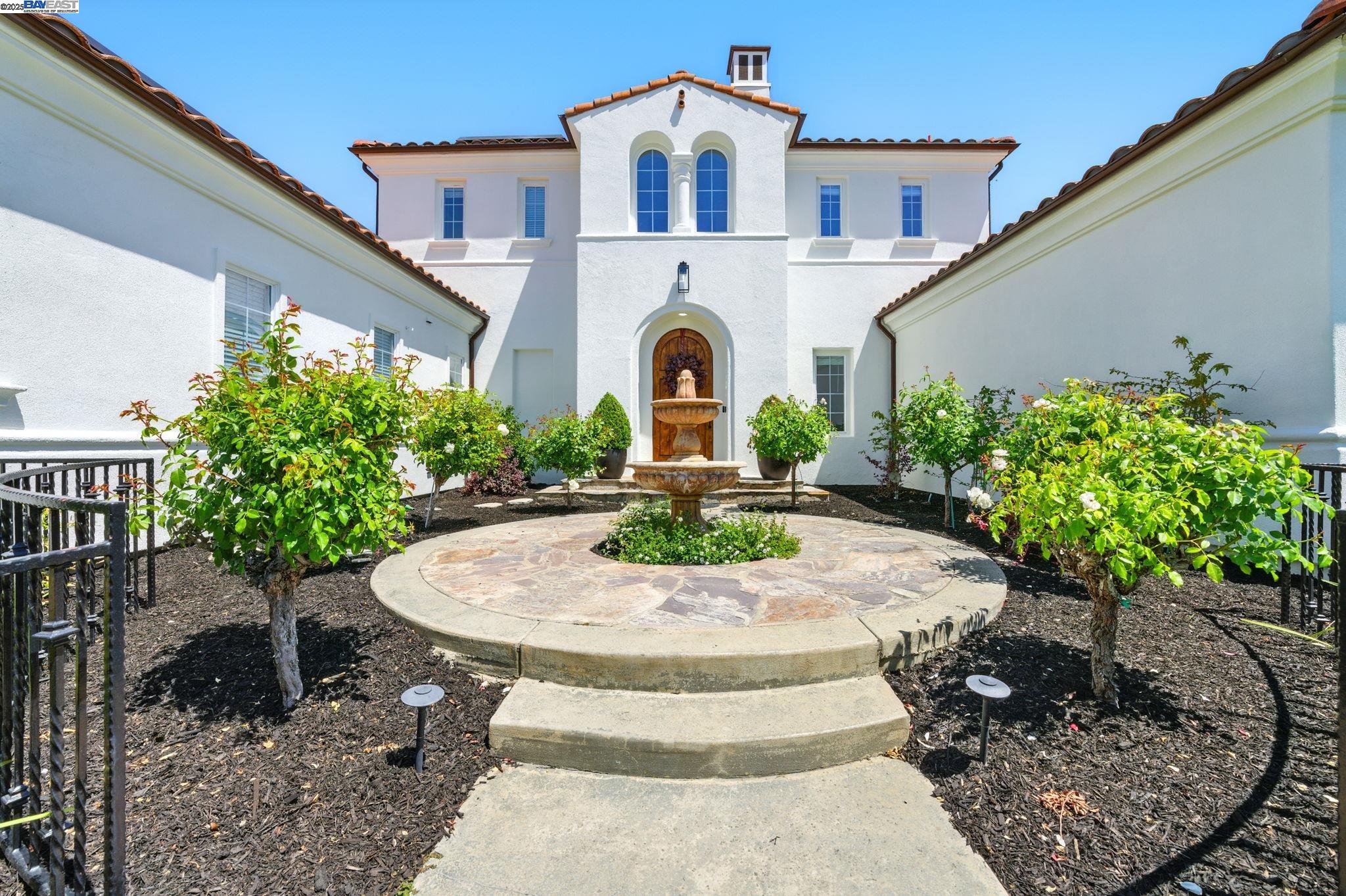 Detail Gallery Image 3 of 55 For 9569 Velvetleaf Cir, San Ramon,  CA 94582 - 5 Beds | 4 Baths
