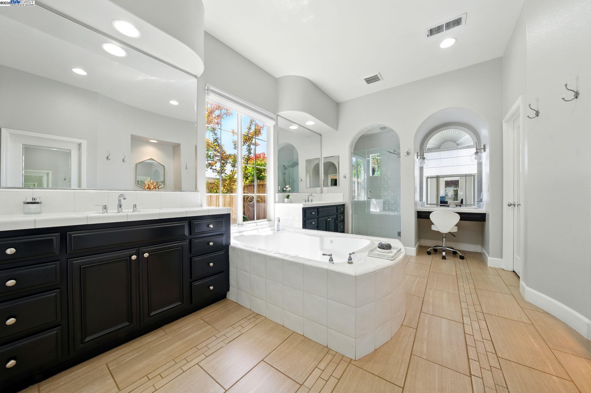 Detail Gallery Image 26 of 55 For 9569 Velvetleaf Cir, San Ramon,  CA 94582 - 5 Beds | 4 Baths