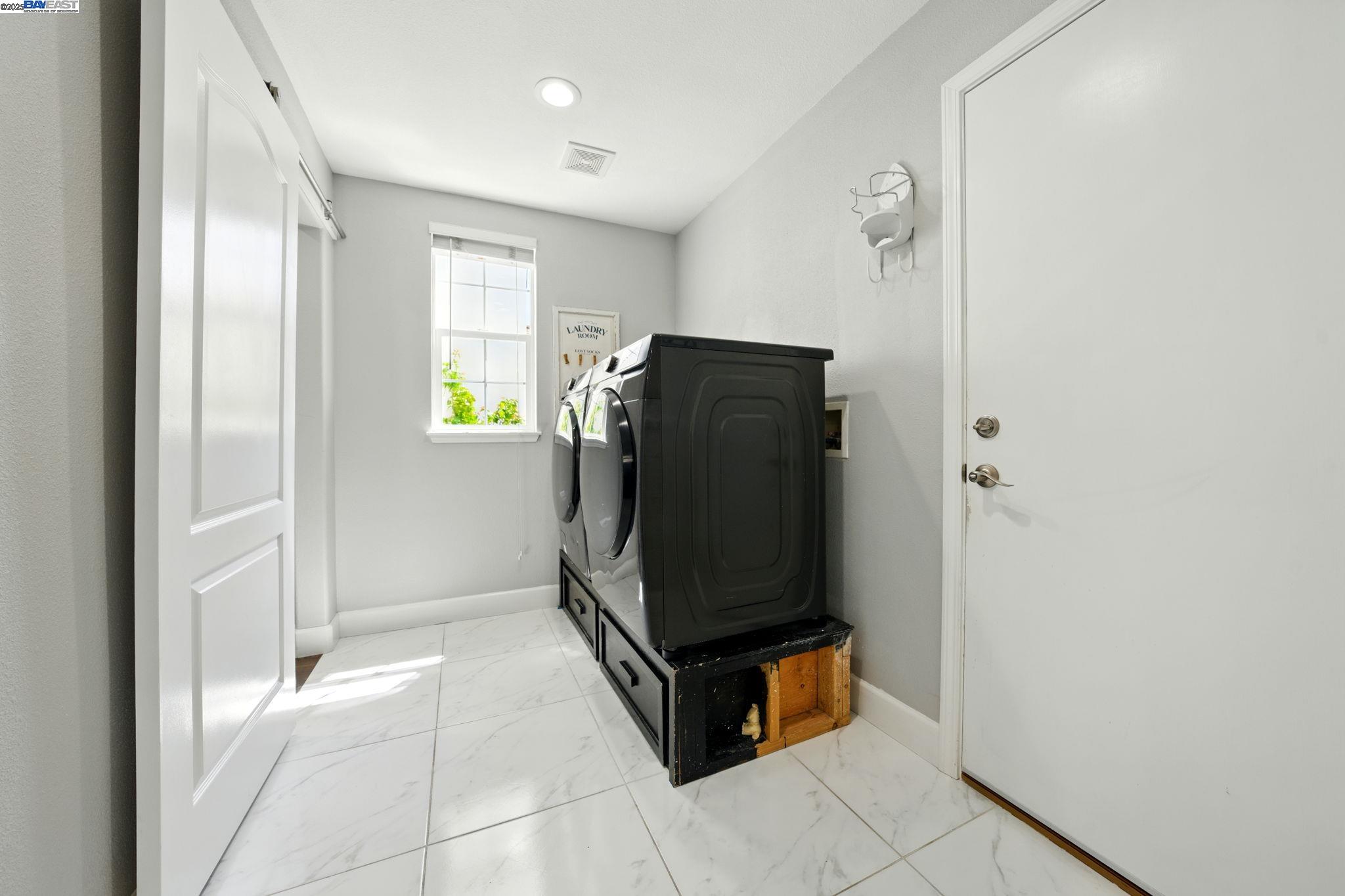 Detail Gallery Image 41 of 55 For 9569 Velvetleaf Cir, San Ramon,  CA 94582 - 5 Beds | 4 Baths