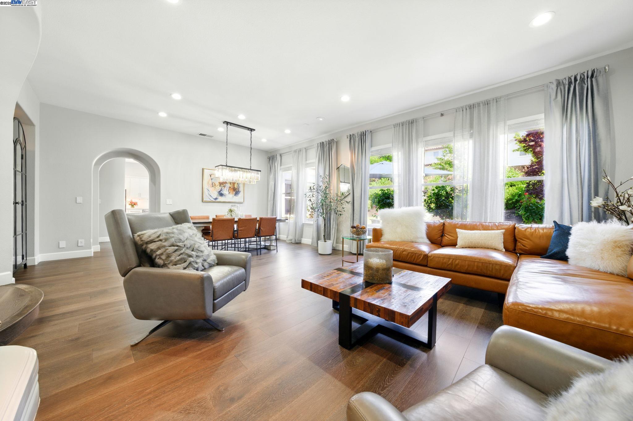 Detail Gallery Image 6 of 55 For 9569 Velvetleaf Cir, San Ramon,  CA 94582 - 5 Beds | 4 Baths