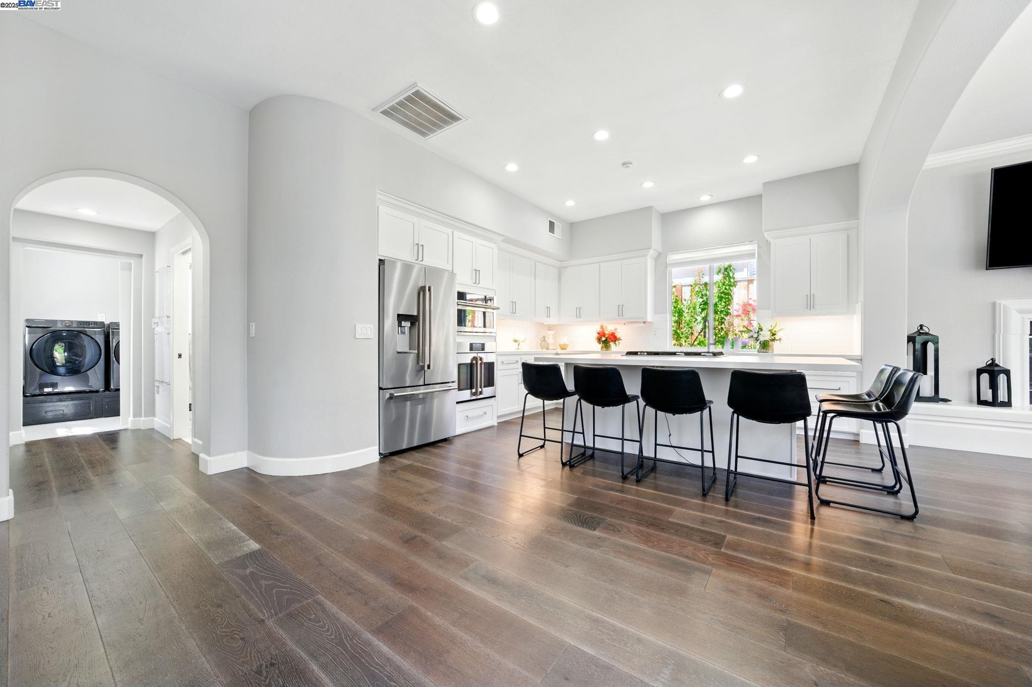 Detail Gallery Image 9 of 55 For 9569 Velvetleaf Cir, San Ramon,  CA 94582 - 5 Beds | 4 Baths