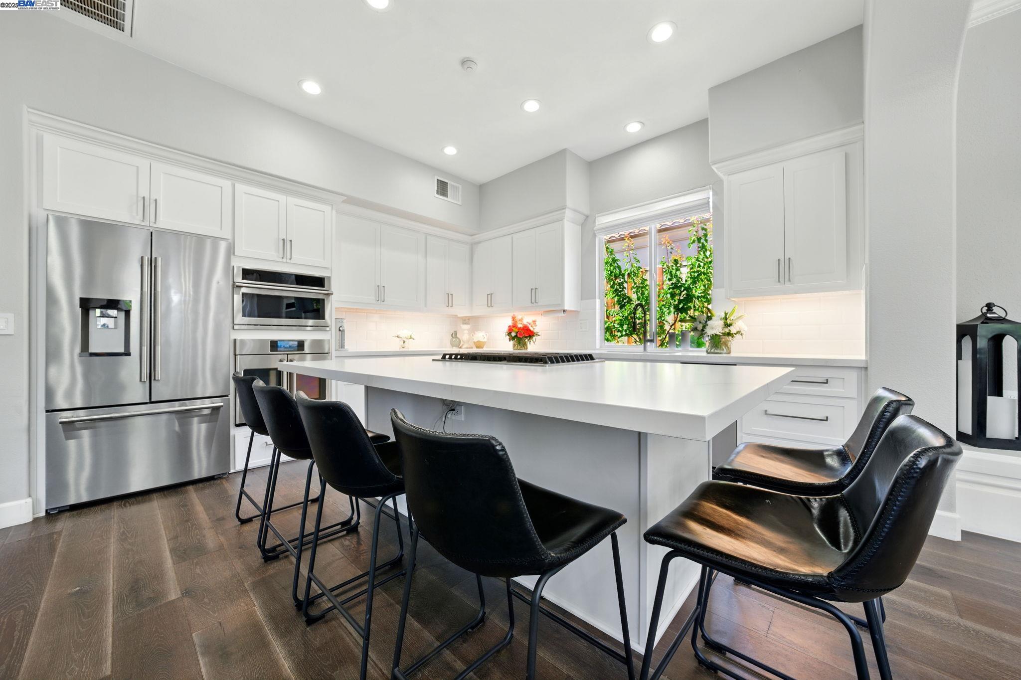 Detail Gallery Image 10 of 55 For 9569 Velvetleaf Cir, San Ramon,  CA 94582 - 5 Beds | 4 Baths
