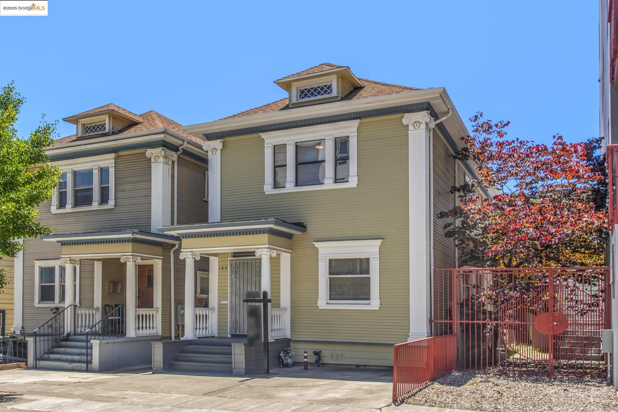 Detail Gallery Image 1 of 56 For 183 11th St, Oakland,  CA 94607 - 3 Beds | 2 Baths