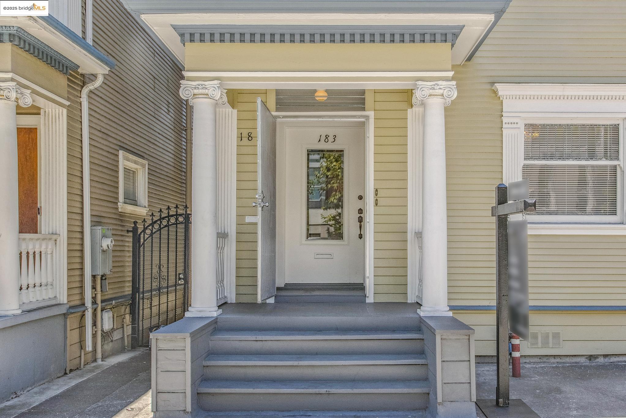 Detail Gallery Image 2 of 56 For 183 11th St, Oakland,  CA 94607 - 3 Beds | 2 Baths