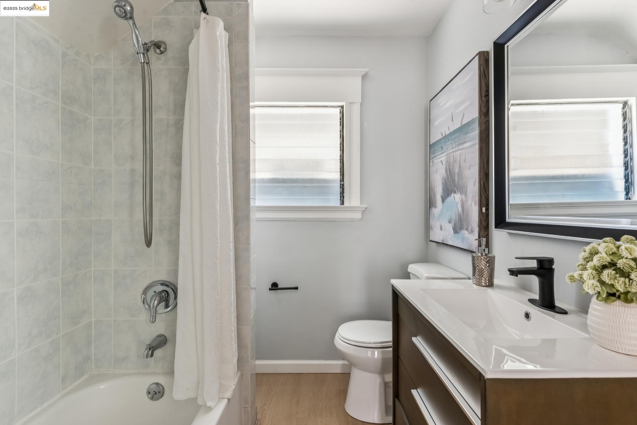 Detail Gallery Image 34 of 56 For 183 11th St, Oakland,  CA 94607 - 3 Beds | 2 Baths