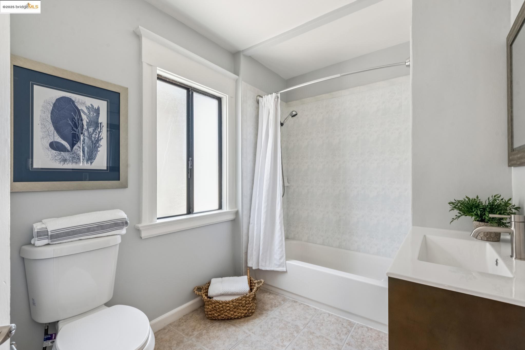 Detail Gallery Image 40 of 56 For 183 11th St, Oakland,  CA 94607 - 3 Beds | 2 Baths