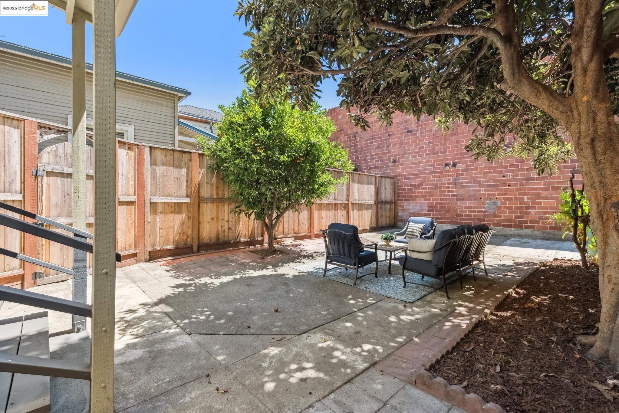 Detail Gallery Image 51 of 56 For 183 11th St, Oakland,  CA 94607 - 3 Beds | 2 Baths